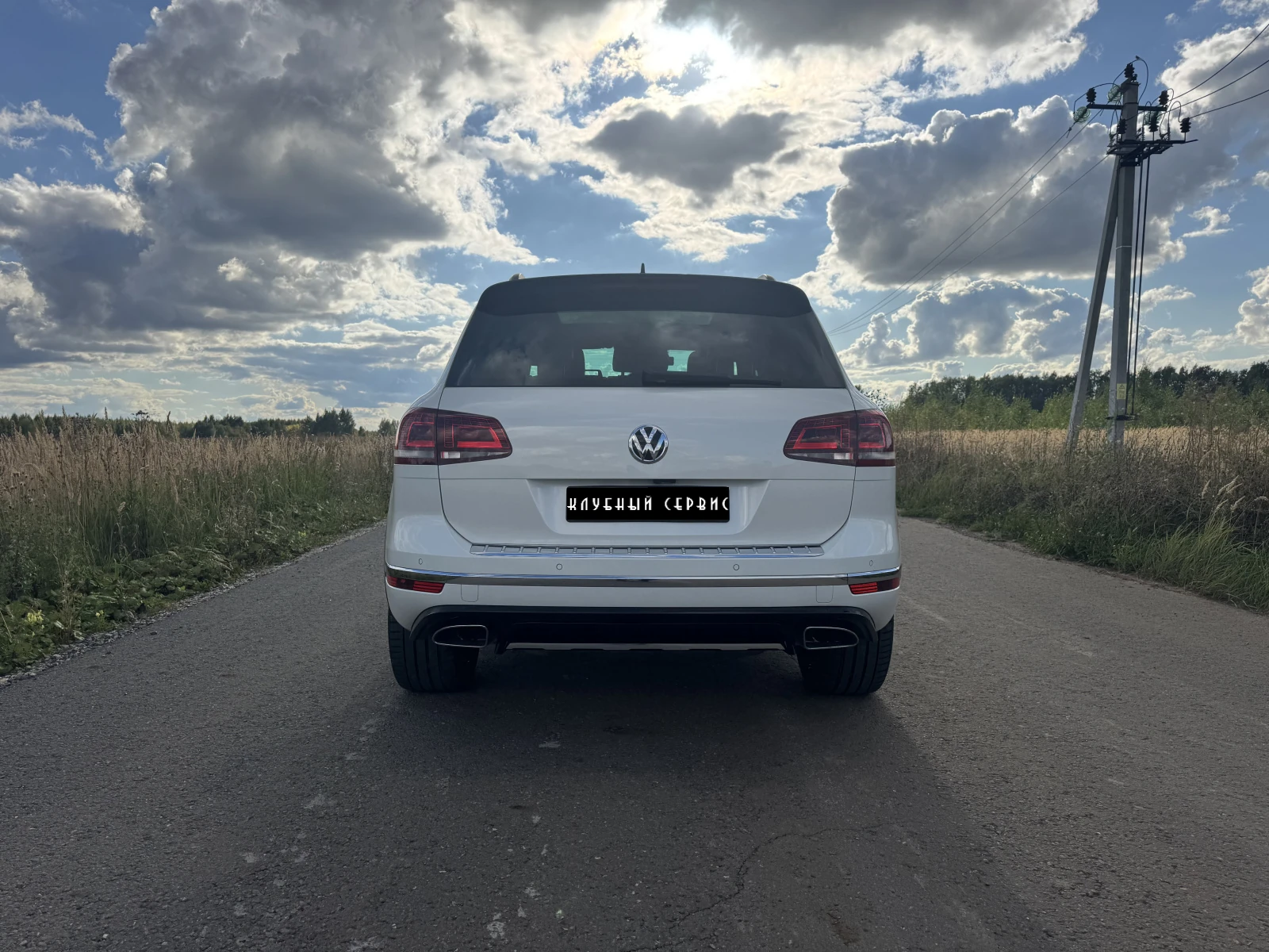 Volkswagen Touareg, 2017г, полный привод, автомат