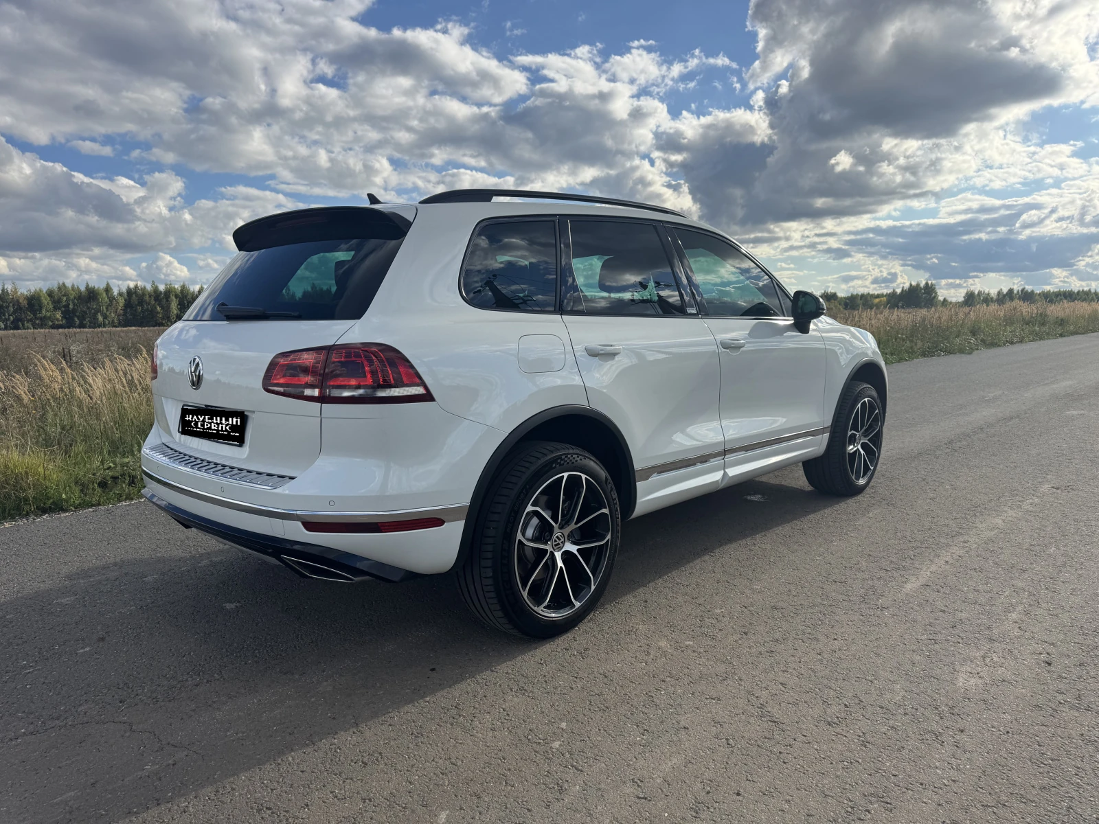 Volkswagen Touareg, 2017г, полный привод, автомат