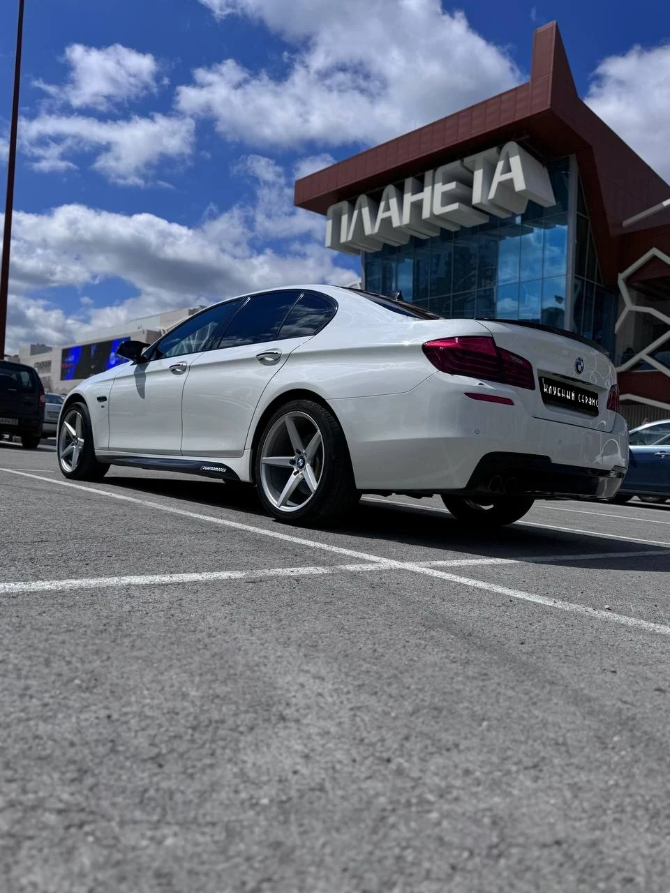 BMW 5 серии, 2014г, задний привод, автомат