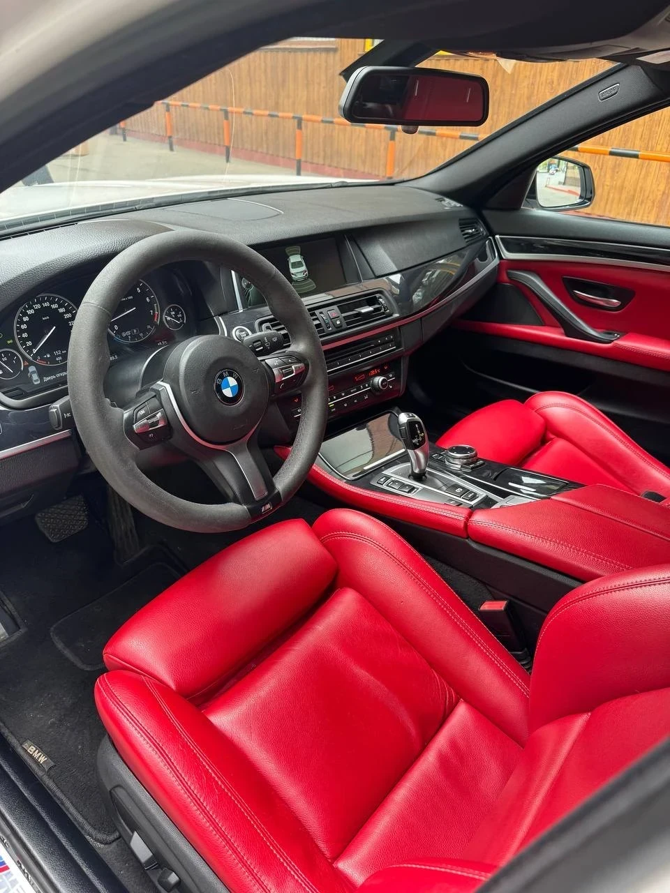 BMW 5 серии, 2014г, задний привод, автомат