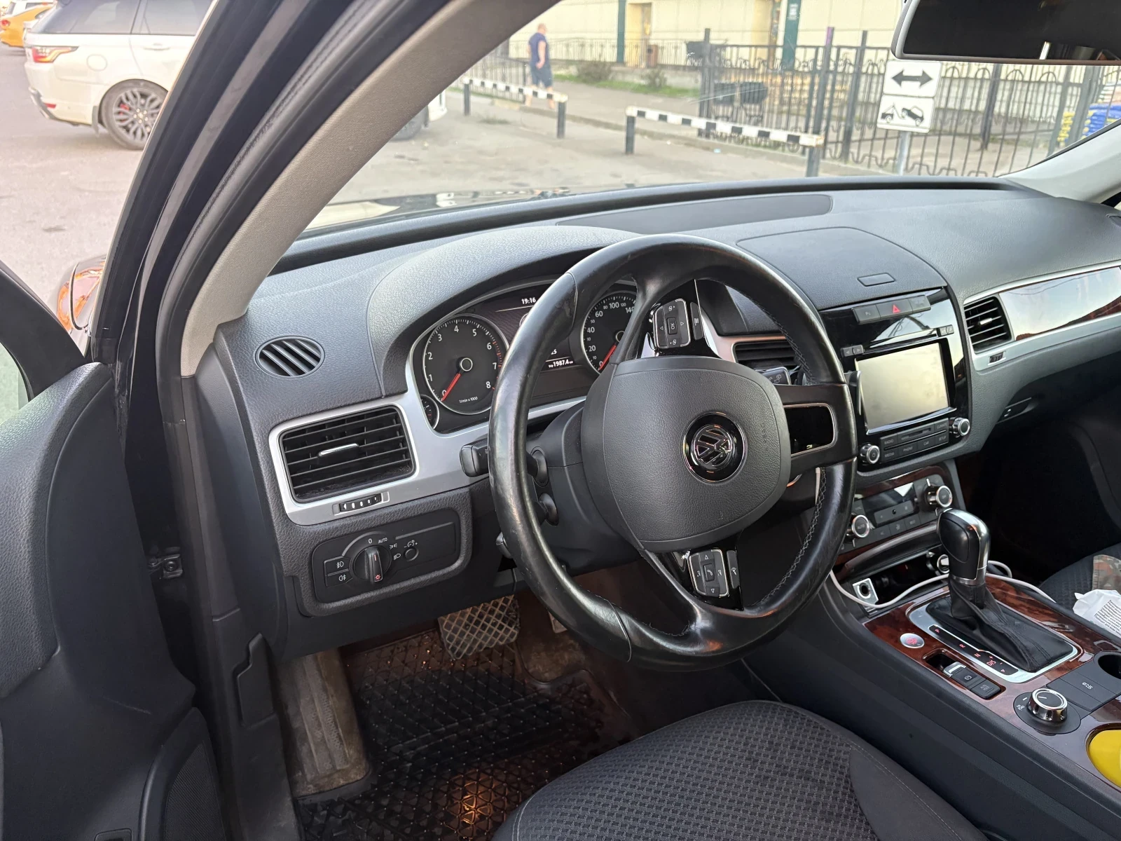 Volkswagen Touareg, 2012г, полный привод, автомат