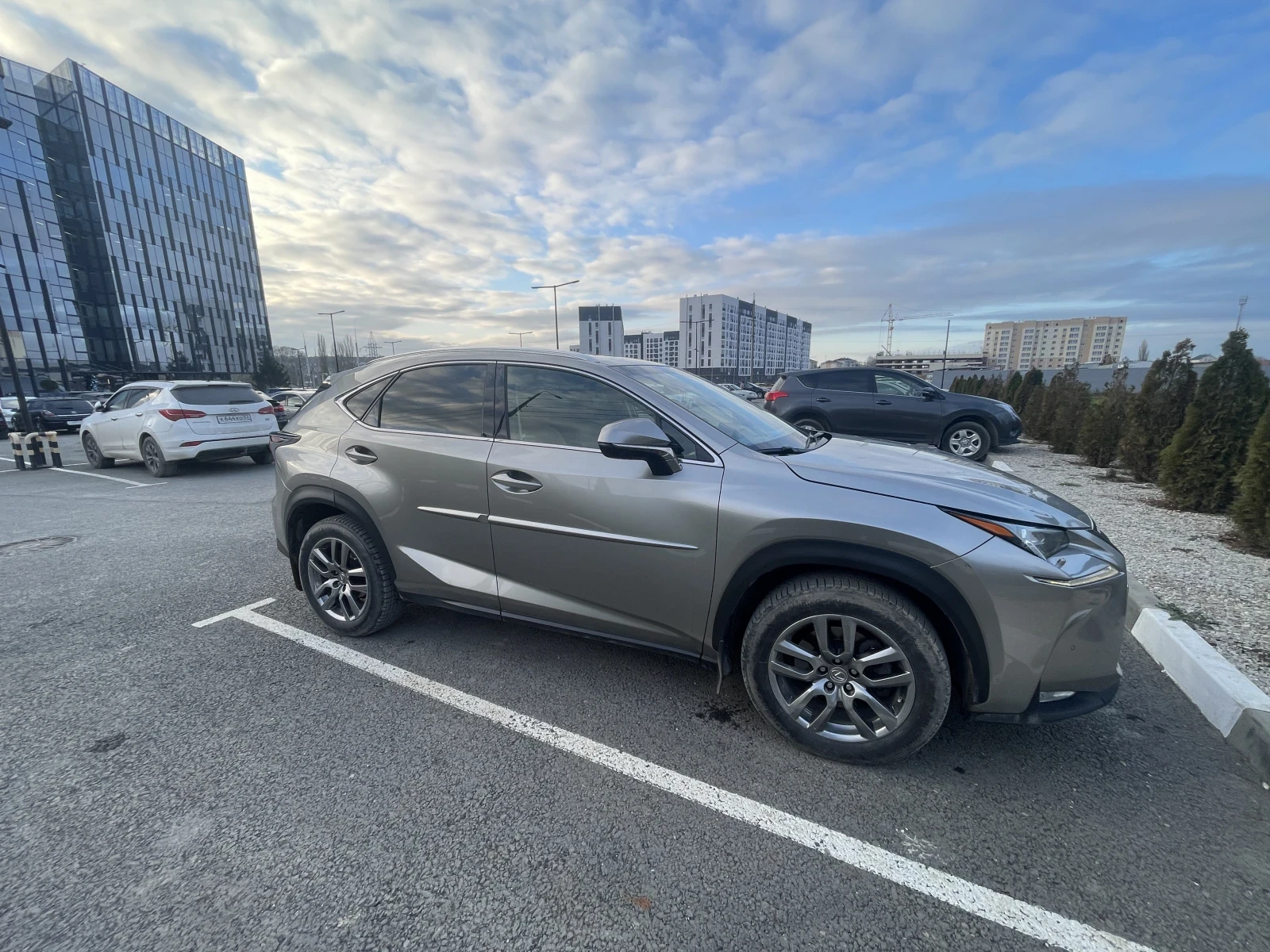 Lexus NX, 2016г, полный привод, вариатор