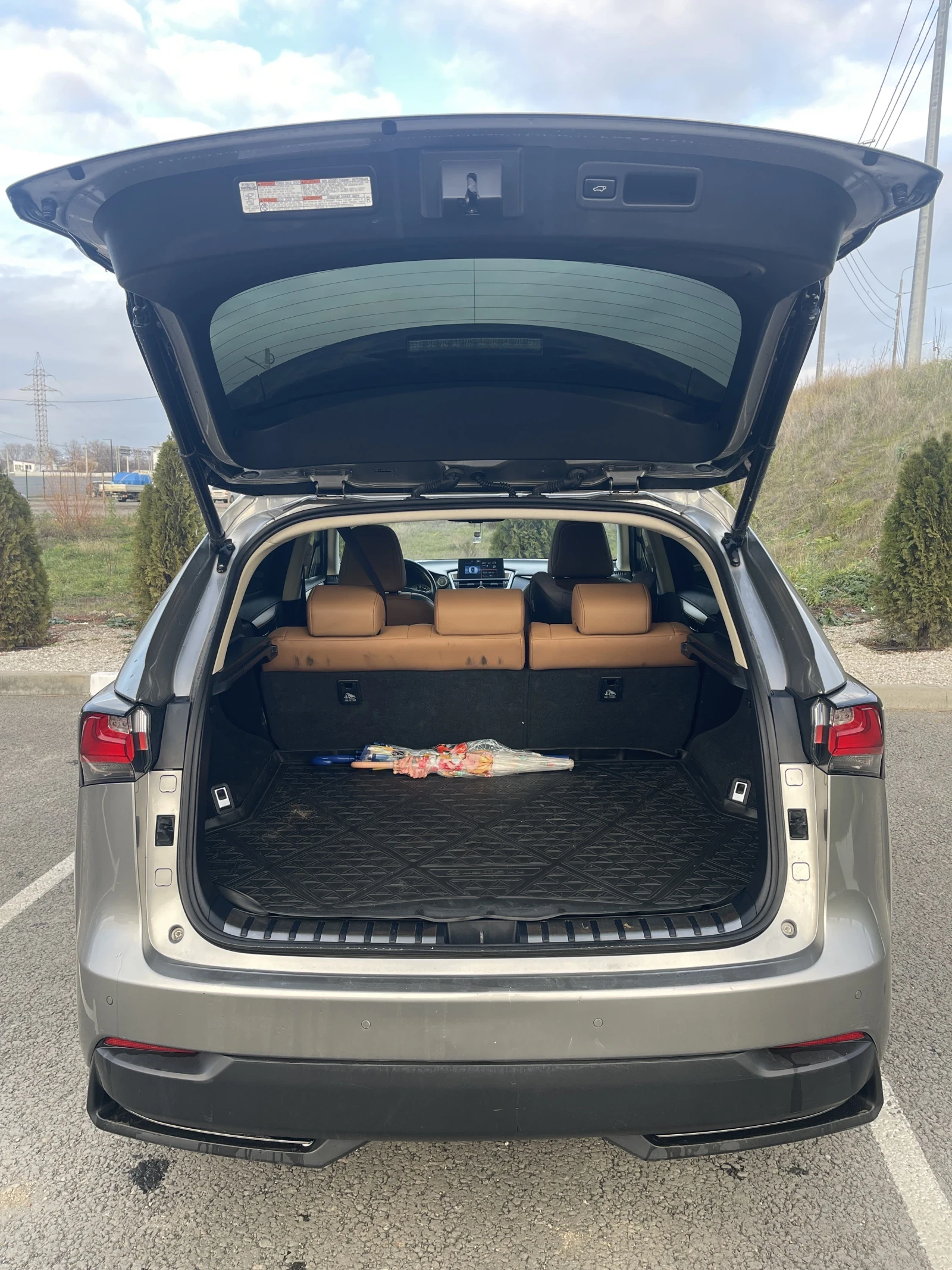 Lexus NX, 2016г, полный привод, вариатор