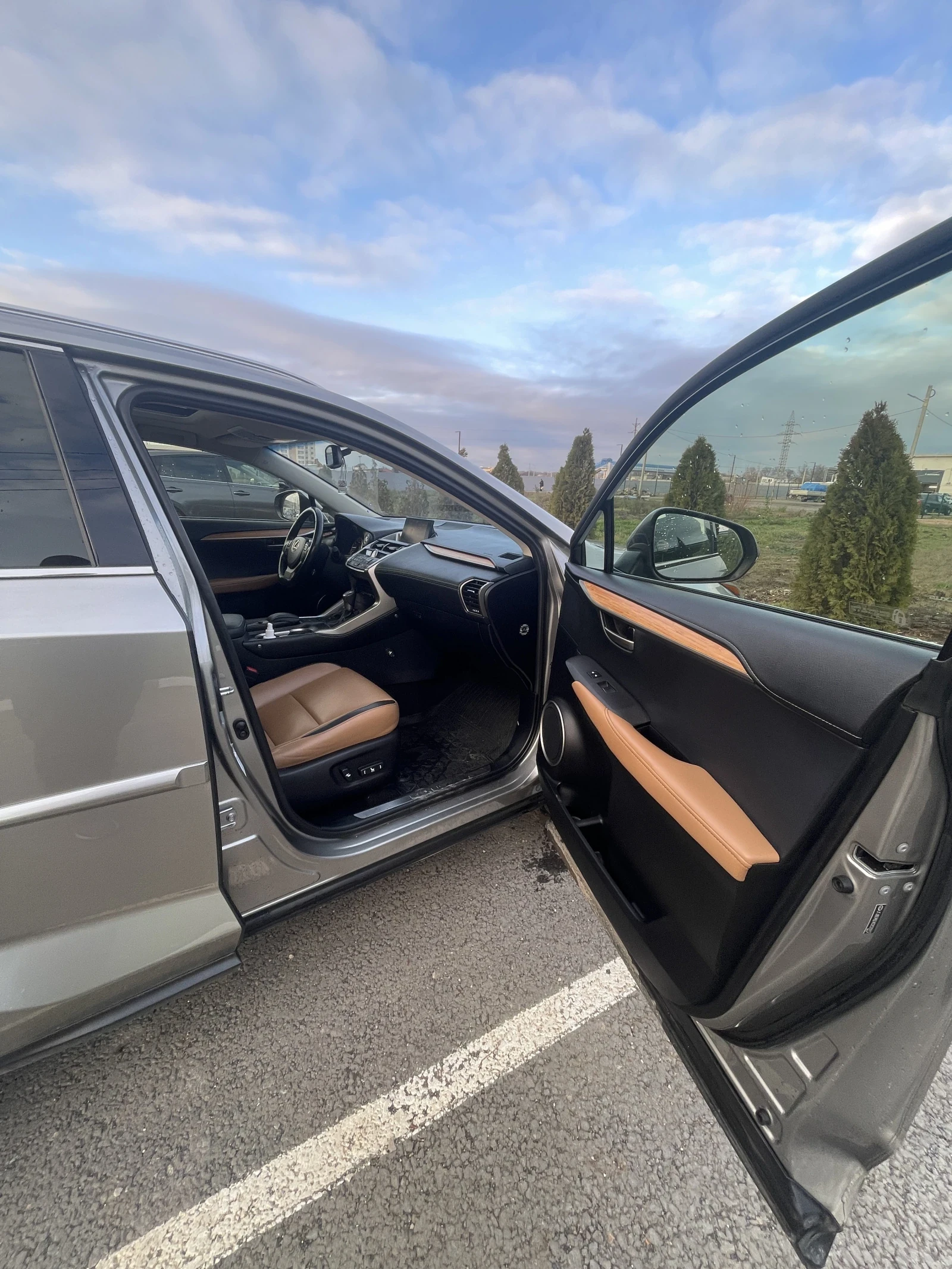 Lexus NX, 2016г, полный привод, вариатор