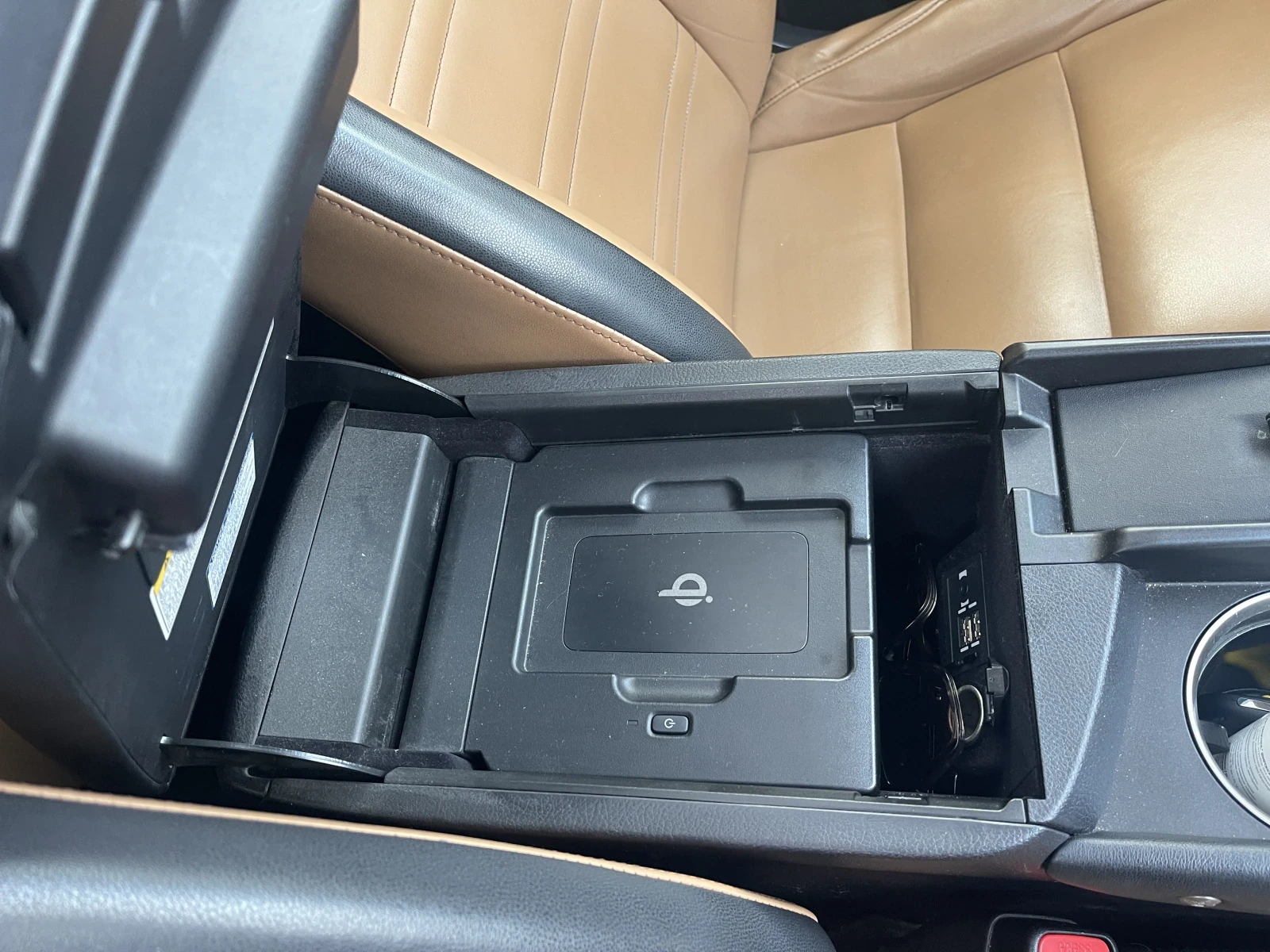 Lexus NX, 2016г, полный привод, вариатор