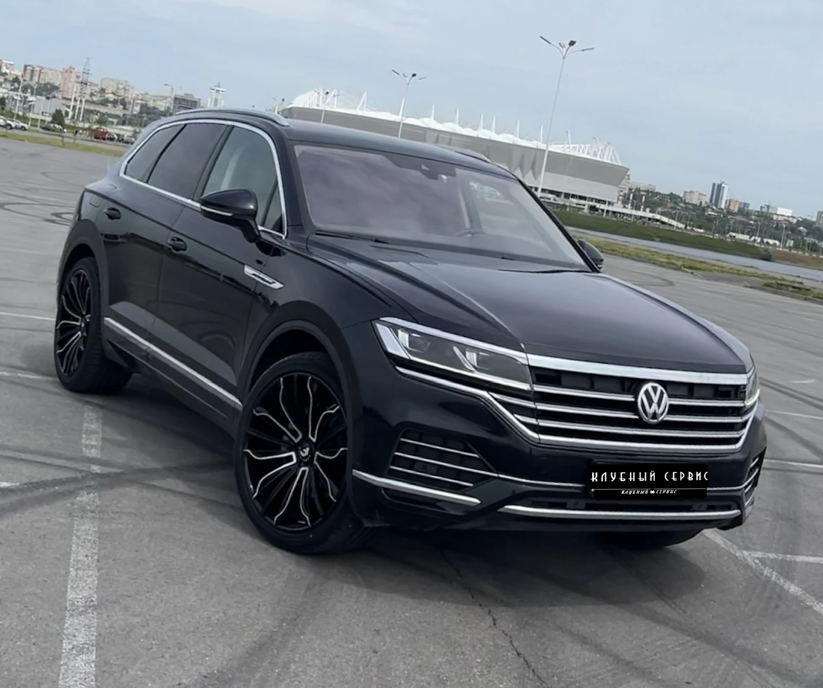 Volkswagen Touareg, 2020г, полный привод, автомат
