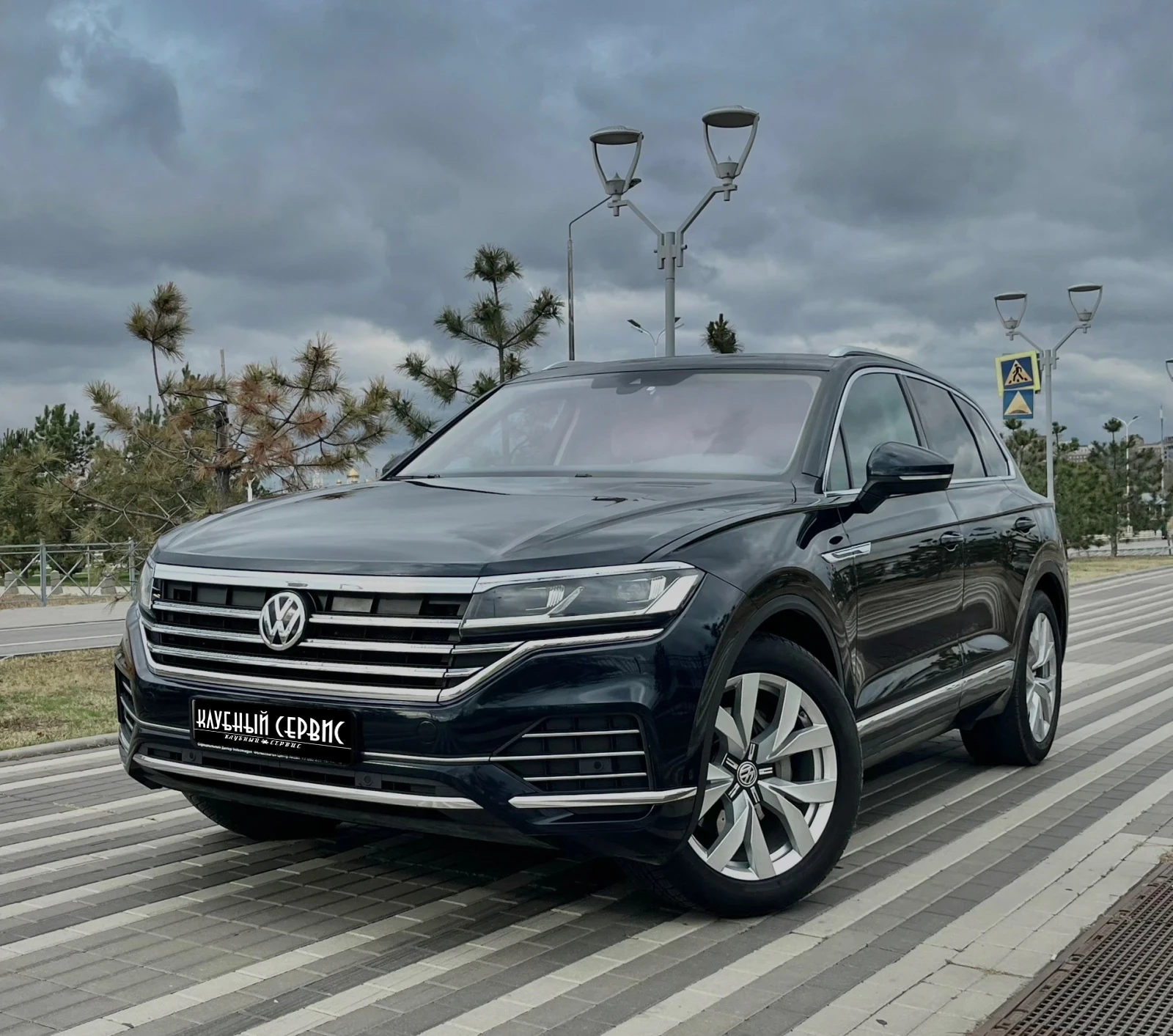 Volkswagen Touareg, 2020г, полный привод, автомат