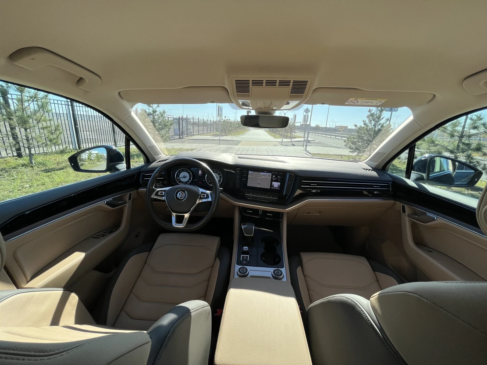 Volkswagen Touareg, 2020г, полный привод, автомат