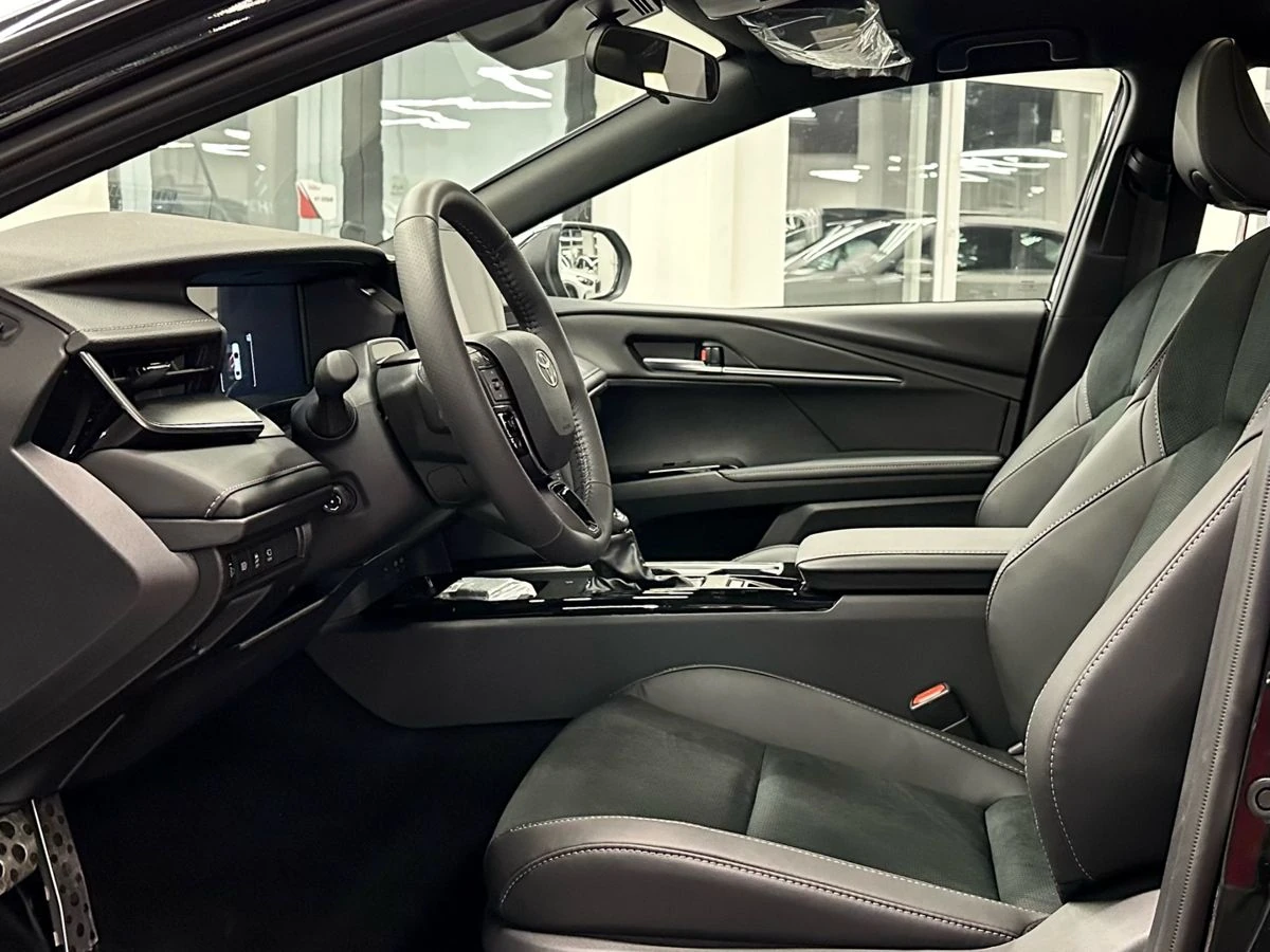 Toyota Camry, 2025г, передний привод, вариатор