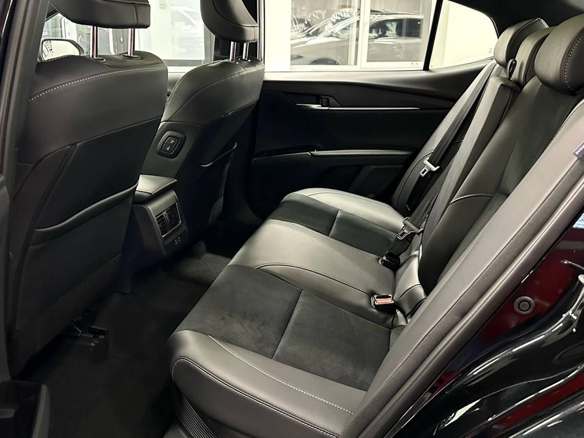 Toyota Camry, 2025г, передний привод, вариатор