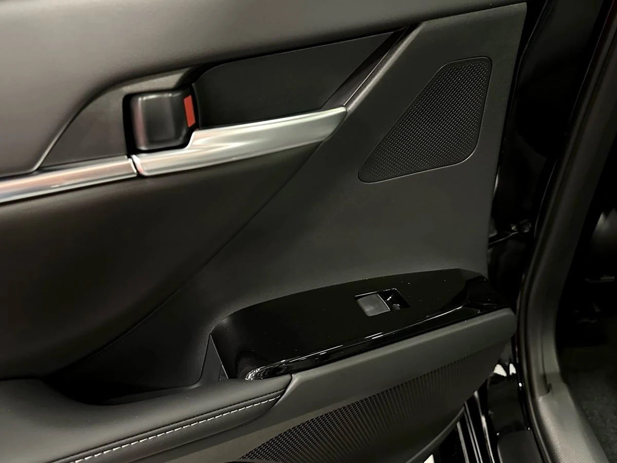 Toyota Camry, 2025г, передний привод, вариатор