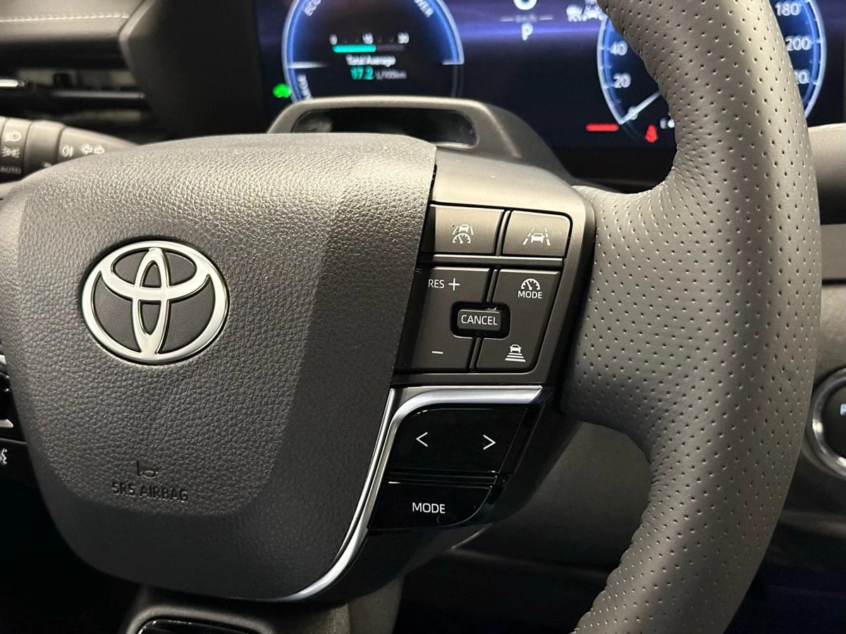 Toyota Camry, 2025г, передний привод, вариатор