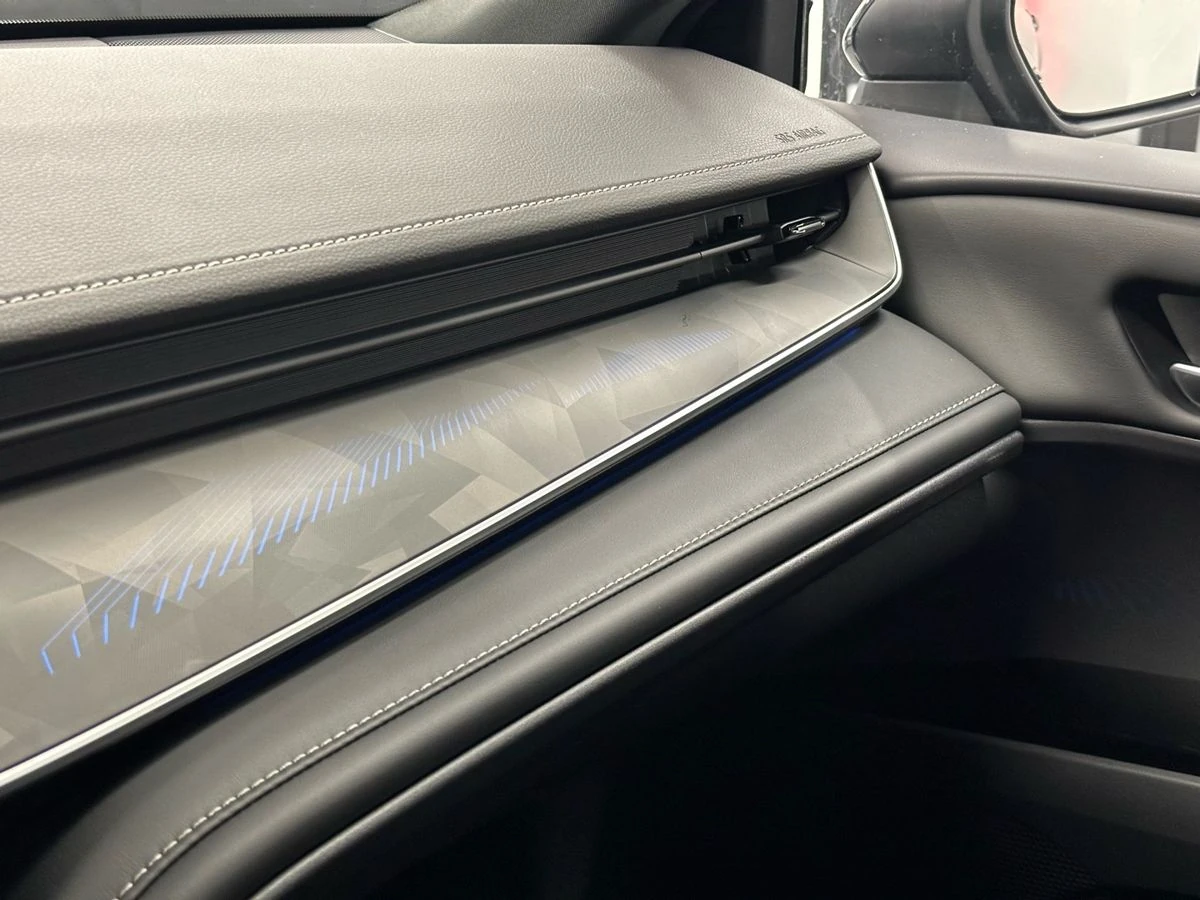 Toyota Camry, 2025г, передний привод, вариатор