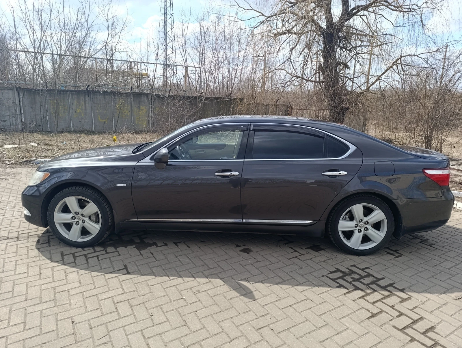 Lexus LS, 2008г, задний привод, автомат