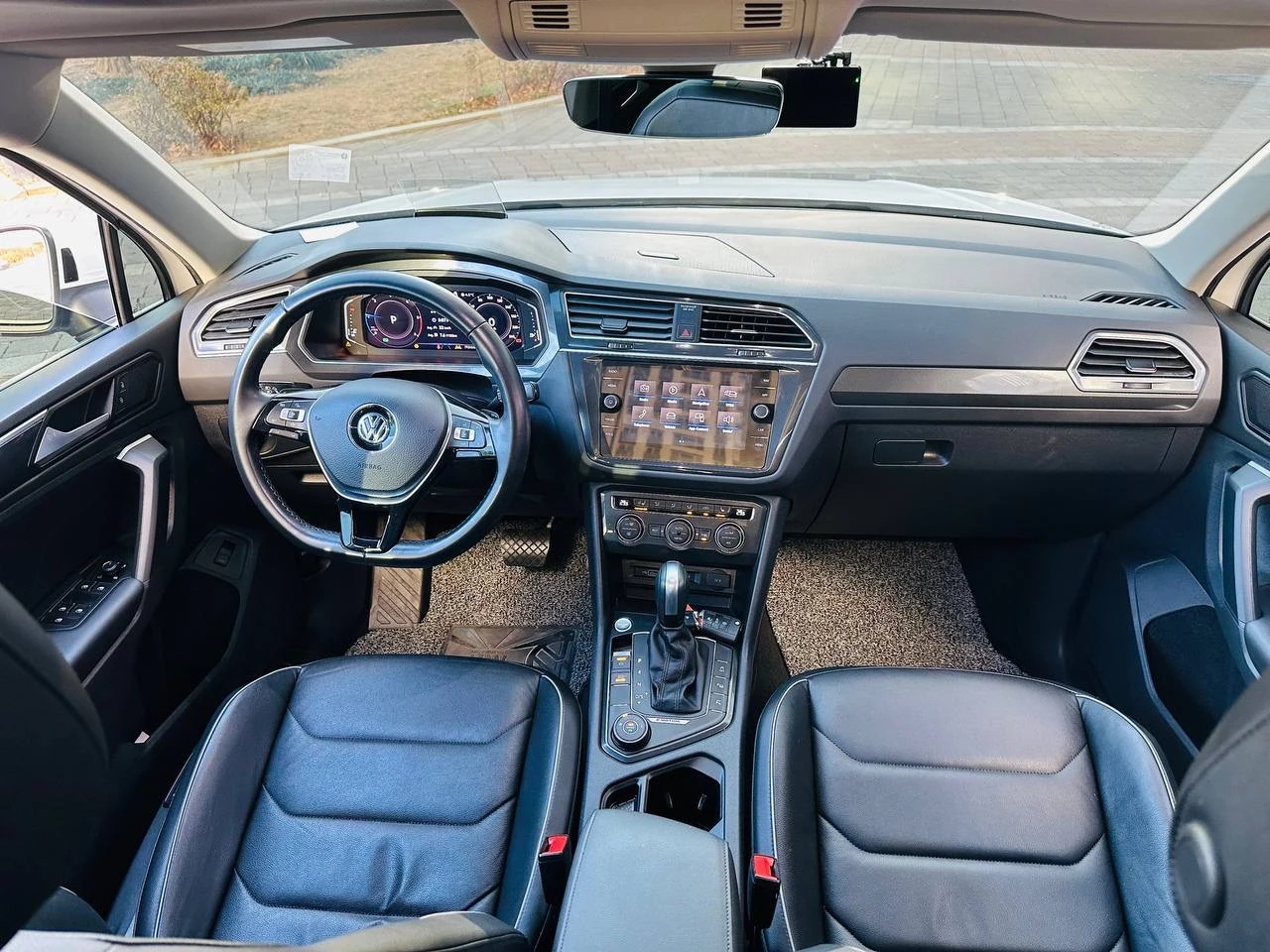 Volkswagen Tiguan, 2020г, полный привод, робот