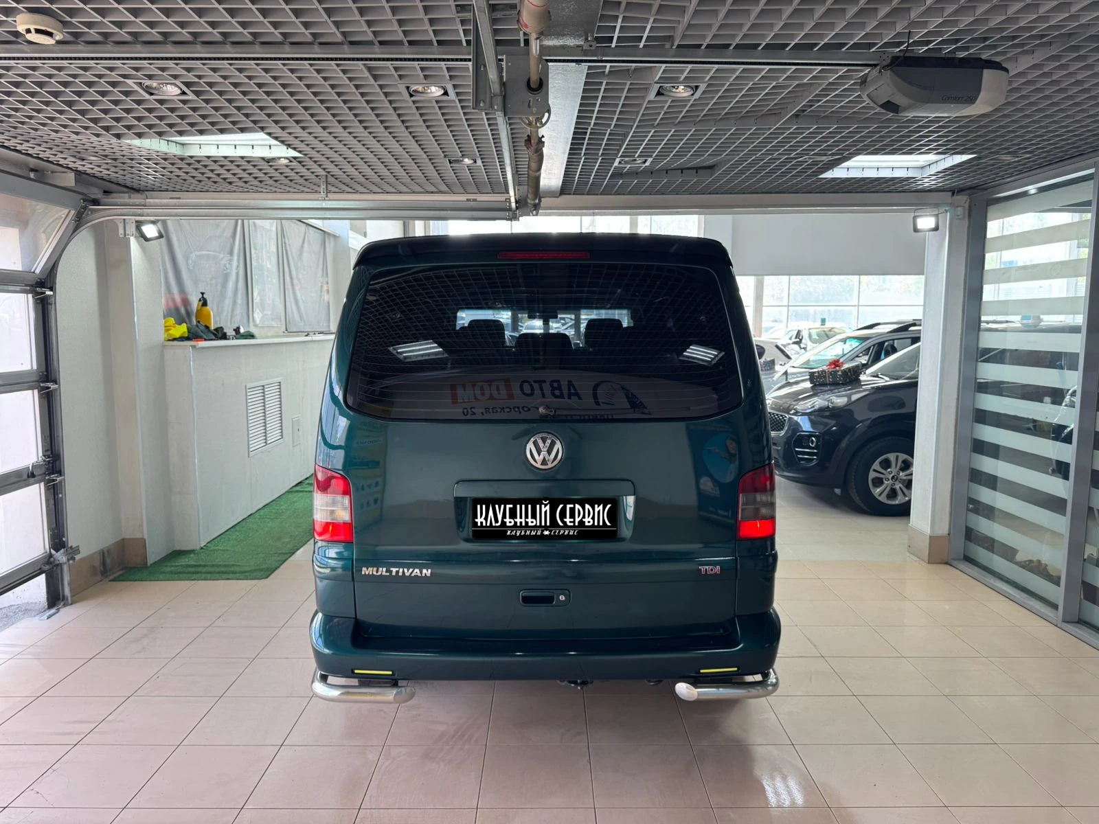 Volkswagen Multivan, 2003г, передний привод, механика