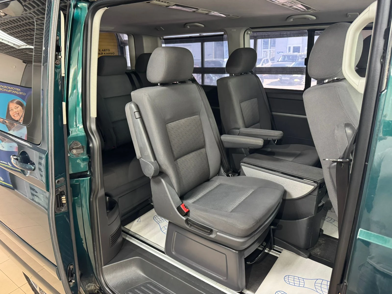 Volkswagen Multivan, 2003г, передний привод, механика