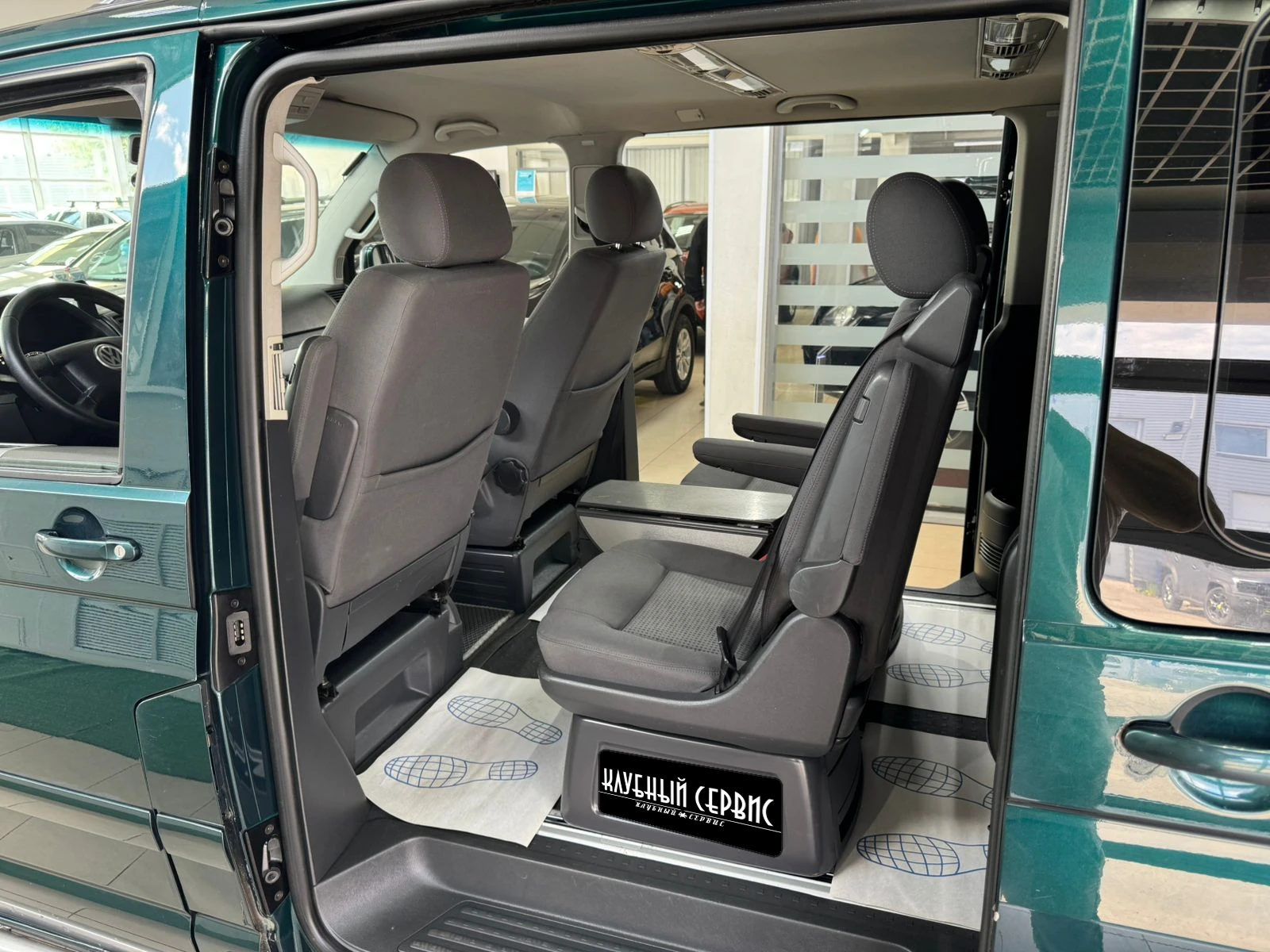 Volkswagen Multivan, 2003г, передний привод, механика