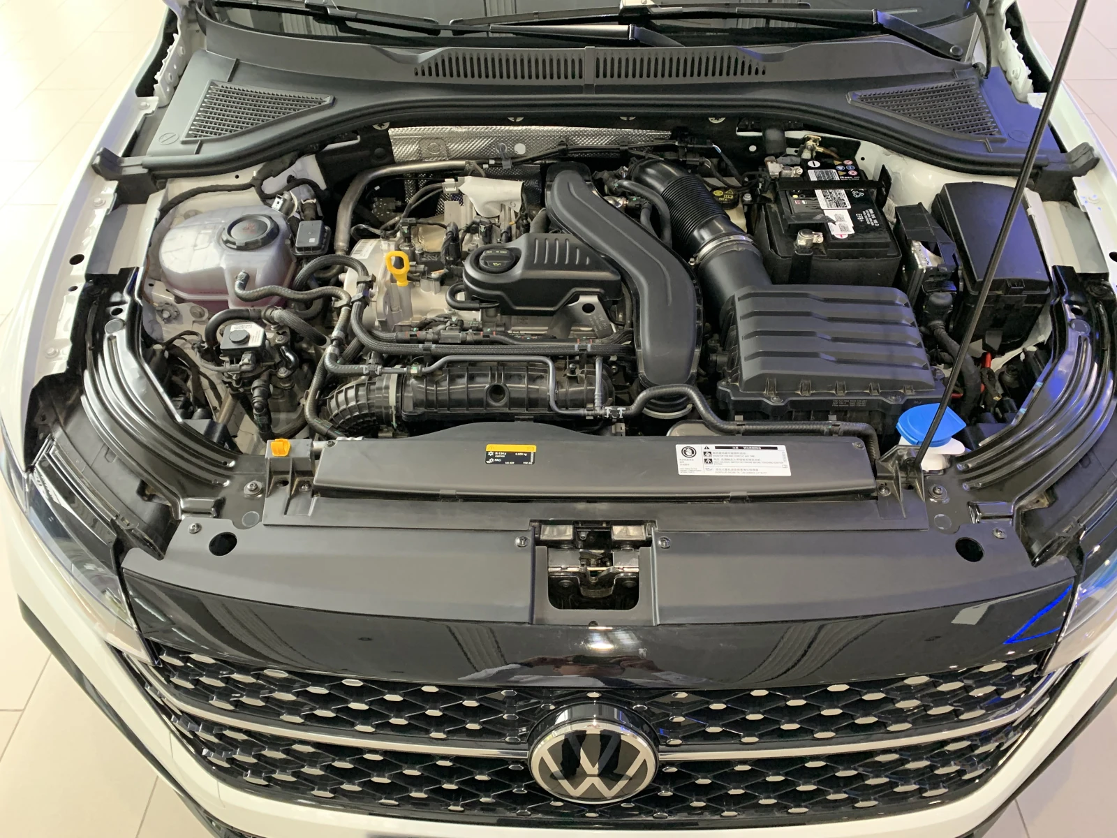 Volkswagen Lavida, 2023г, передний привод, робот