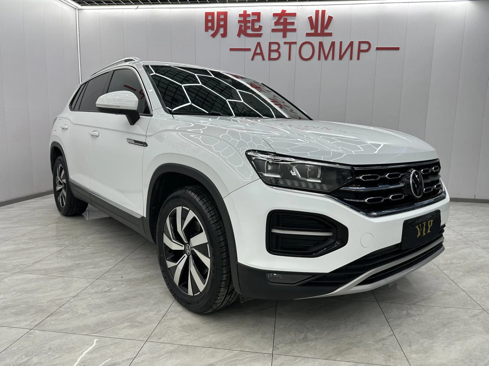 Volkswagen Tayron, 2022г, передний привод, робот