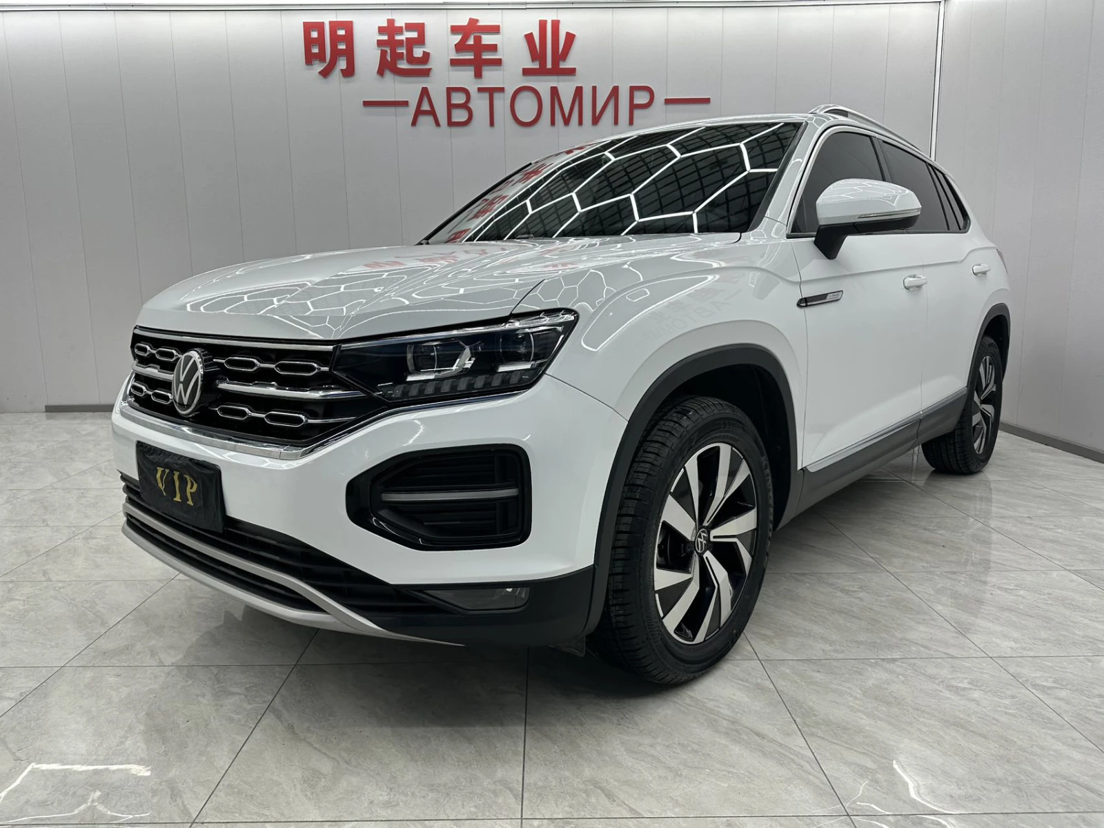 Volkswagen Tayron, 2022г, передний привод, робот