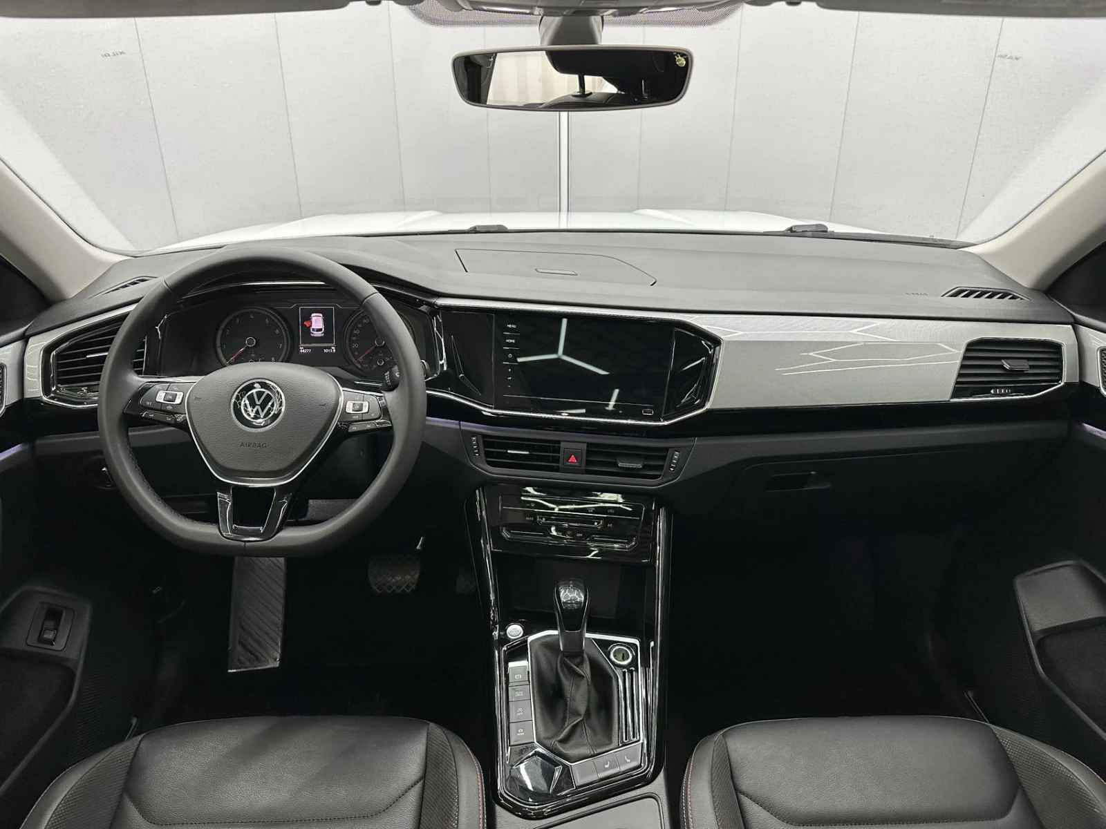 Volkswagen Tayron, 2022г, передний привод, робот