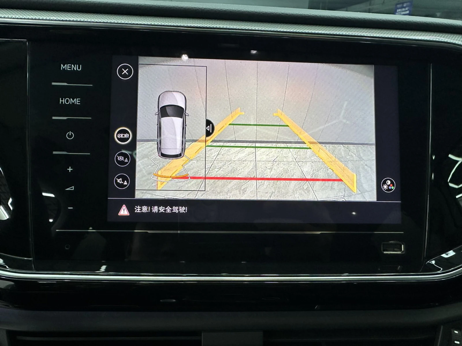 Volkswagen Tayron, 2022г, передний привод, робот