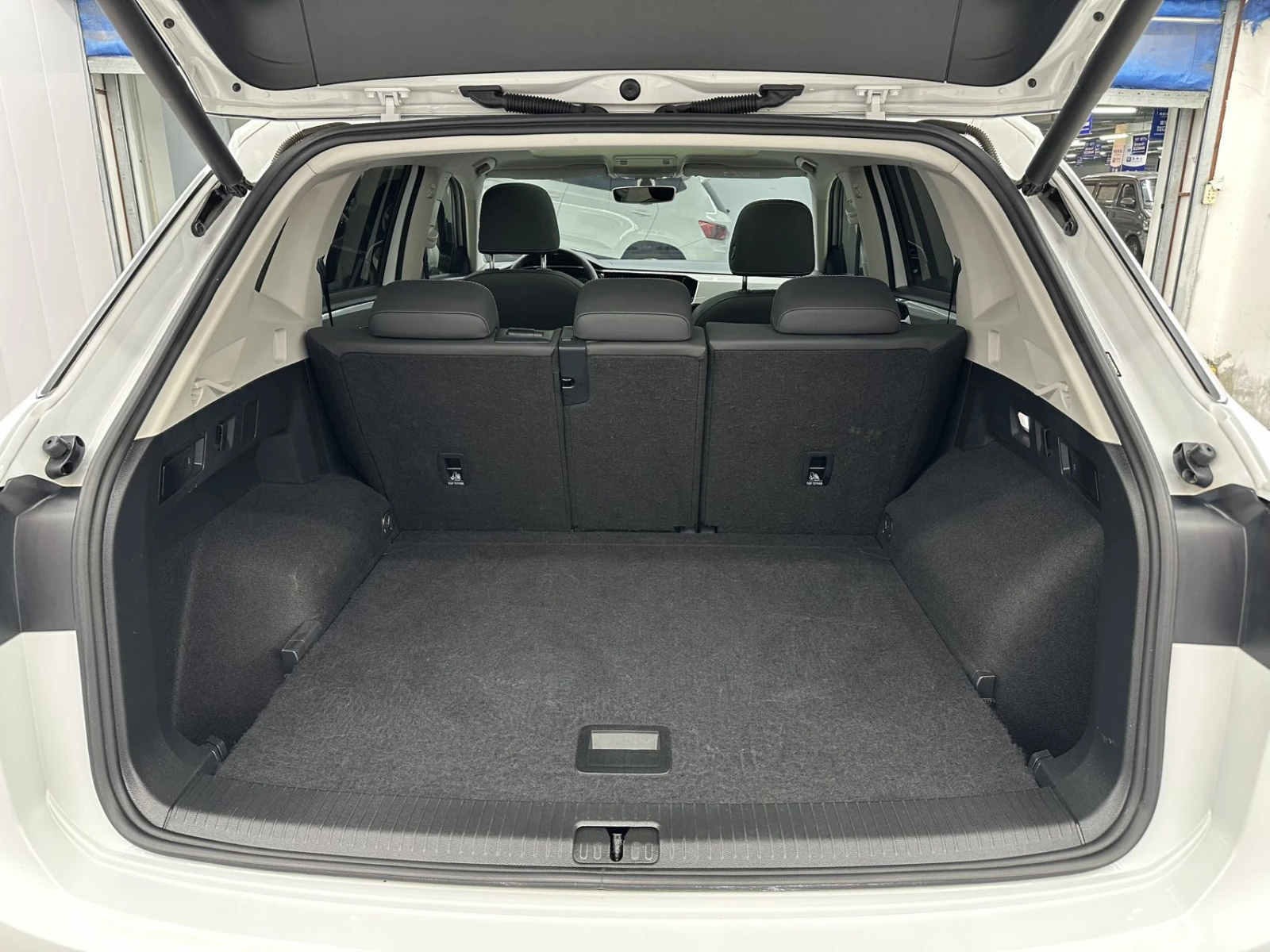 Volkswagen Tayron, 2022г, передний привод, робот