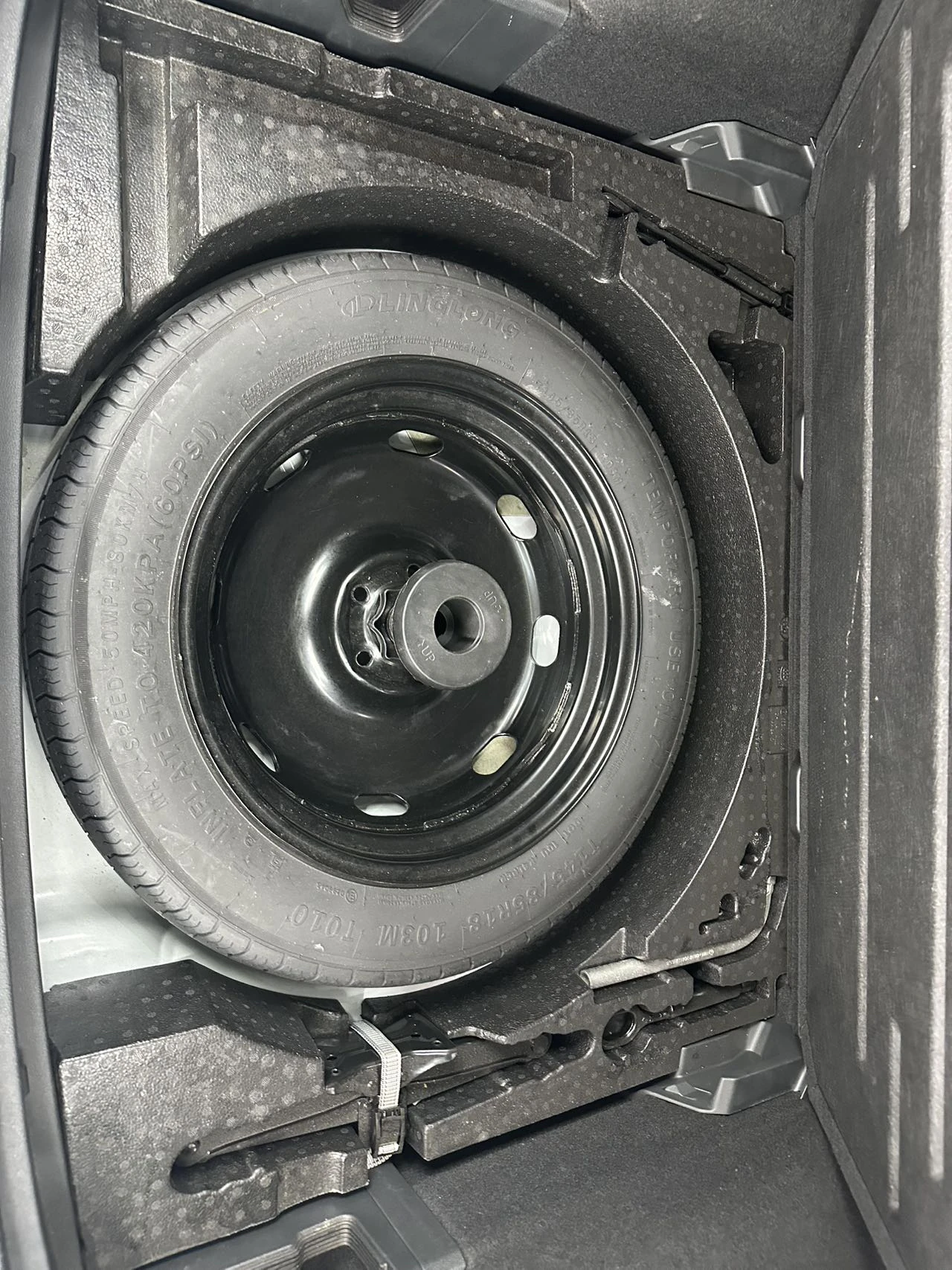 Volkswagen Tayron, 2022г, передний привод, робот