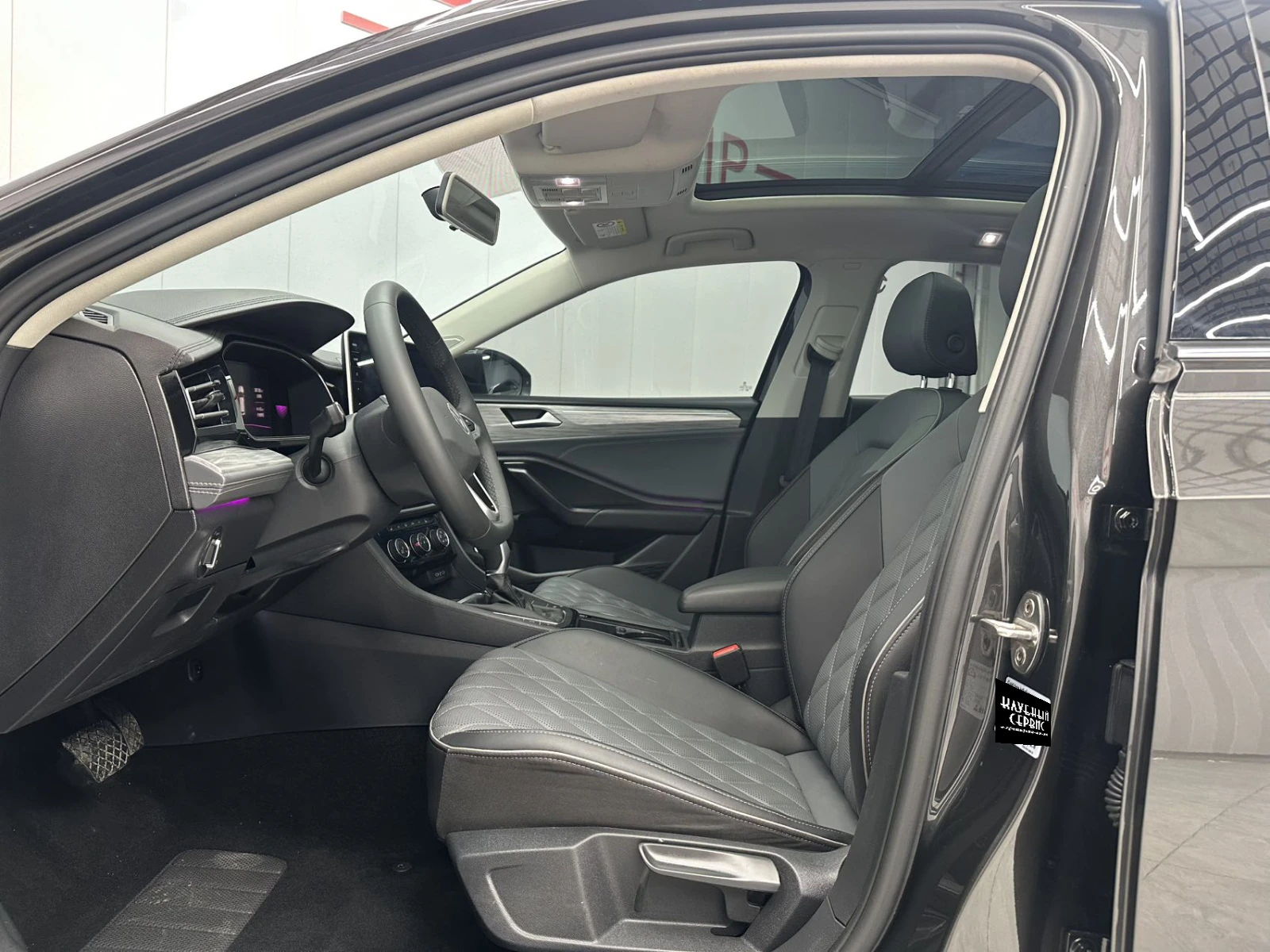 Volkswagen Sagitar, 2022г, передний привод, робот