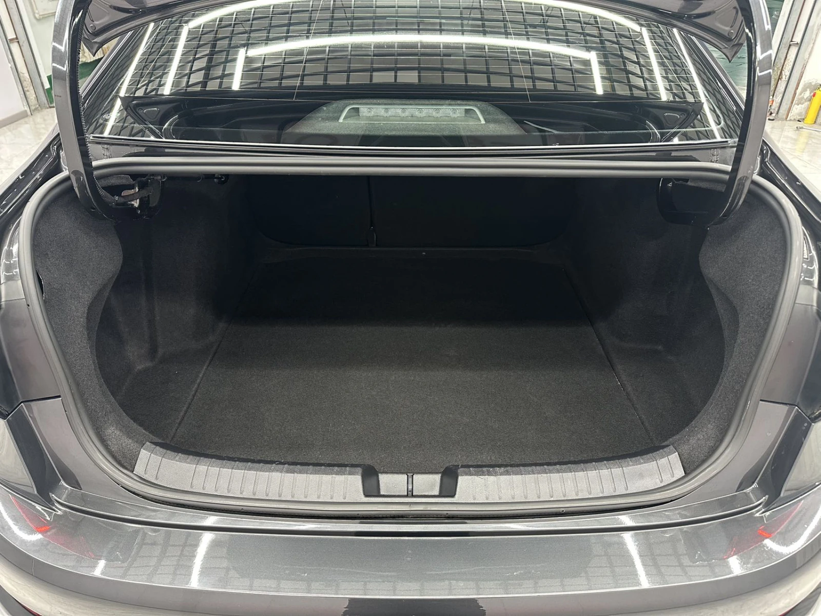 Volkswagen Sagitar, 2022г, передний привод, робот