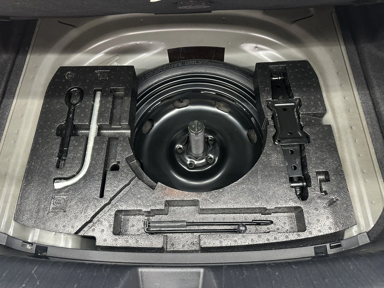 Volkswagen Sagitar, 2022г, передний привод, робот