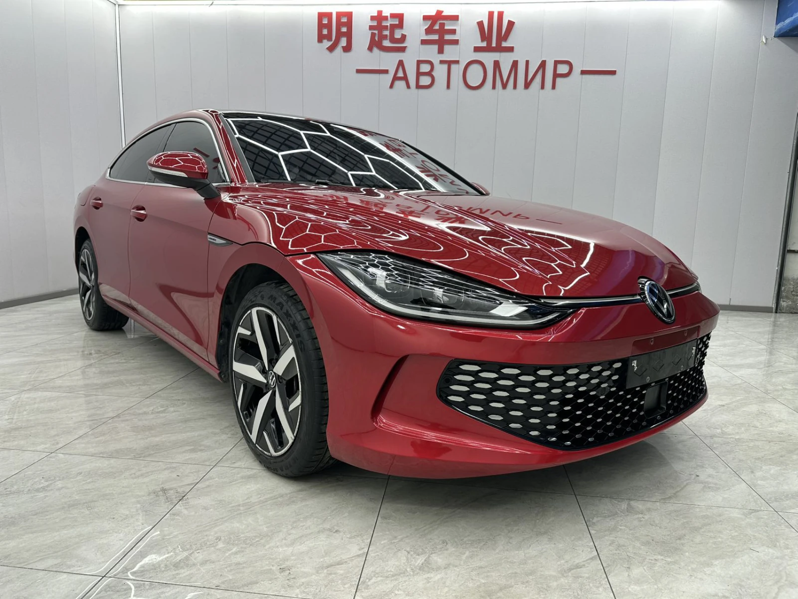 Volkswagen Lamando, 2023г, передний привод, робот