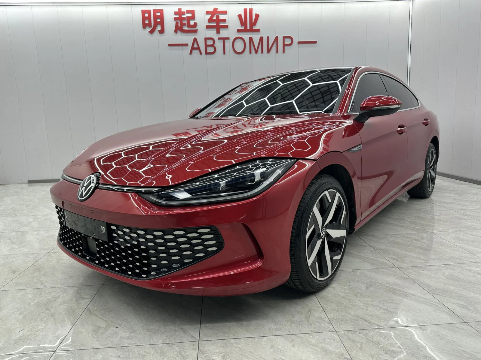 Volkswagen Lamando, 2023г, передний привод, робот