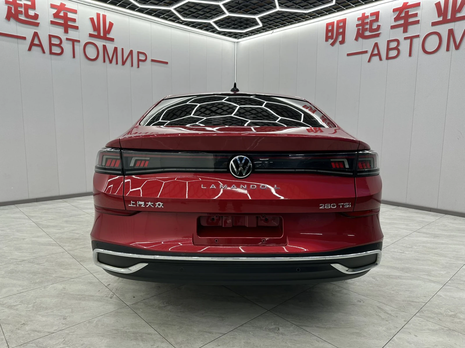 Volkswagen Lamando, 2023г, передний привод, робот