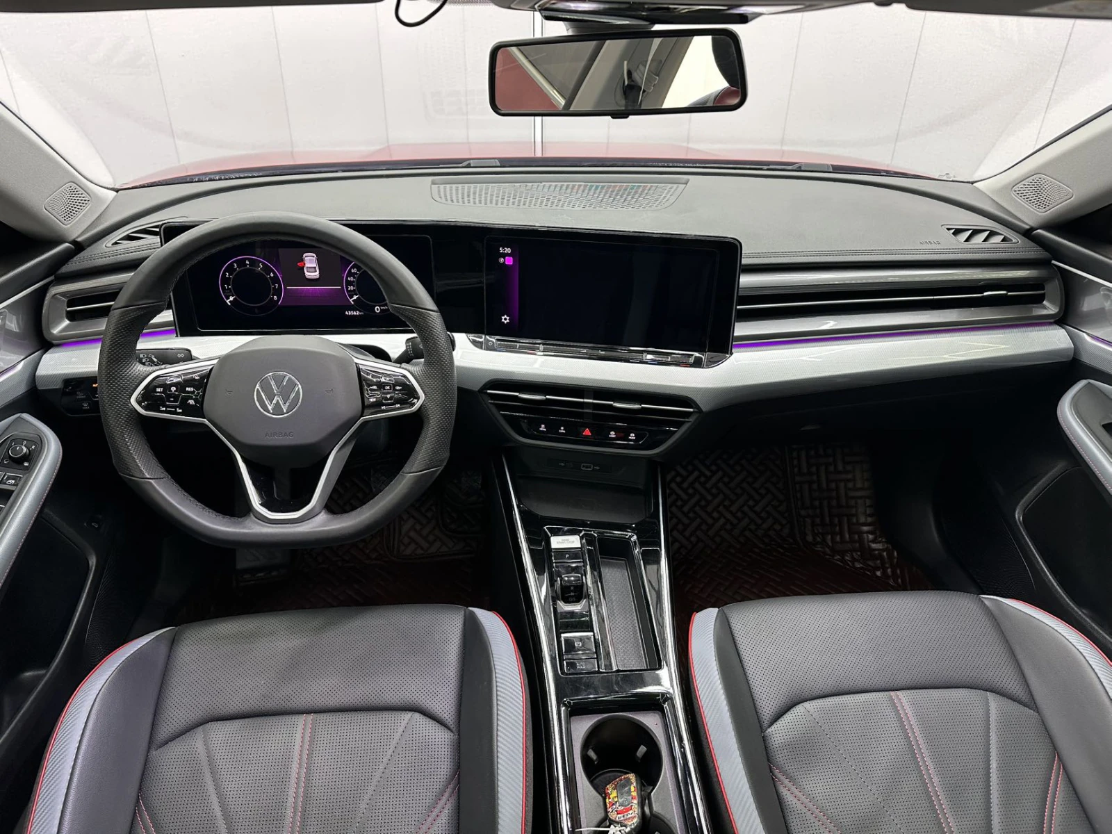 Volkswagen Lamando, 2023г, передний привод, робот