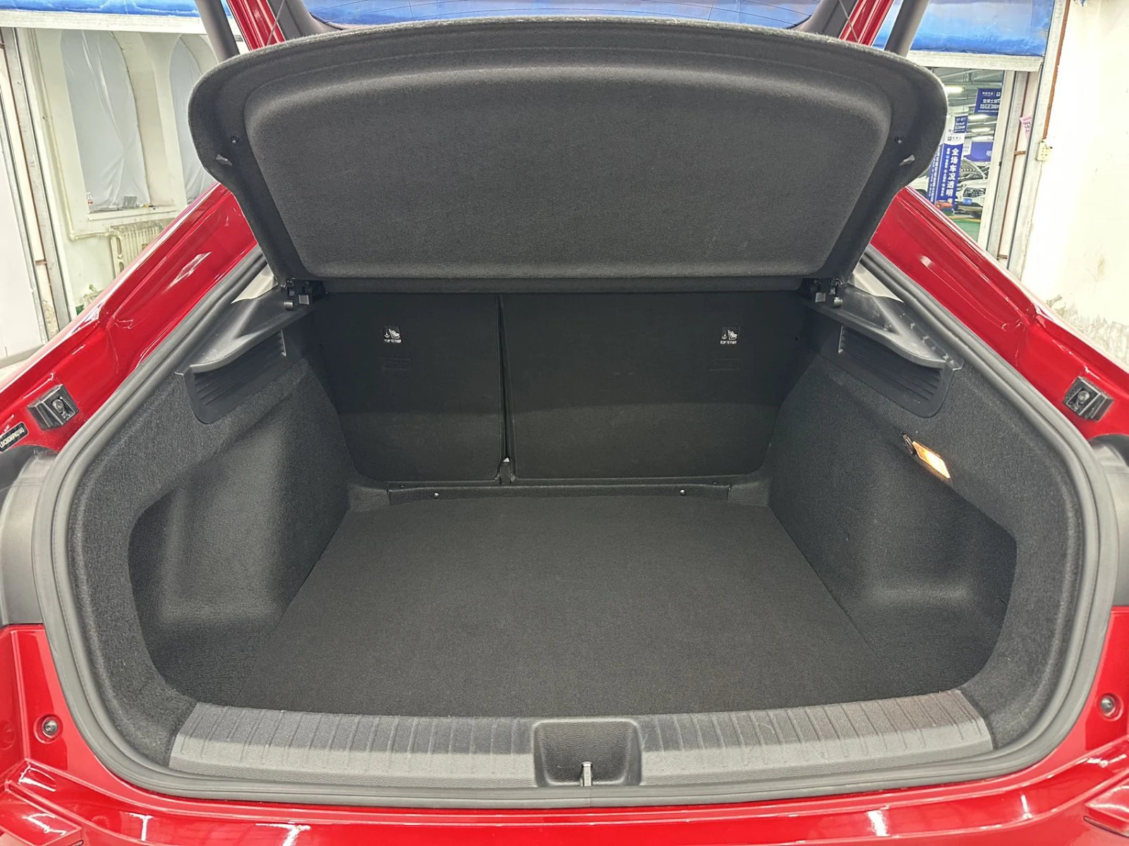 Volkswagen Lamando, 2023г, передний привод, робот