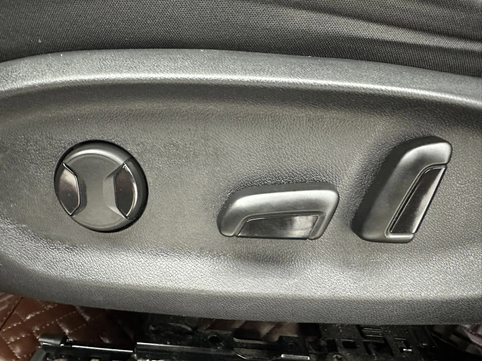 Volkswagen Lamando, 2023г, передний привод, робот