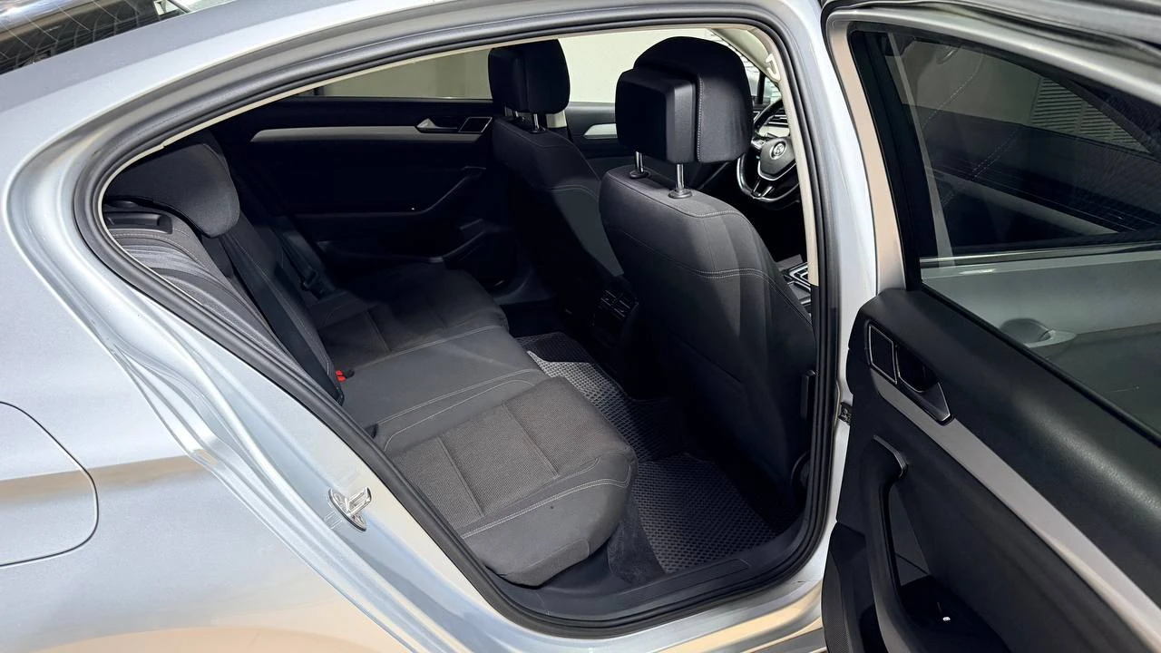 Volkswagen Passat, 2015г, передний привод, робот