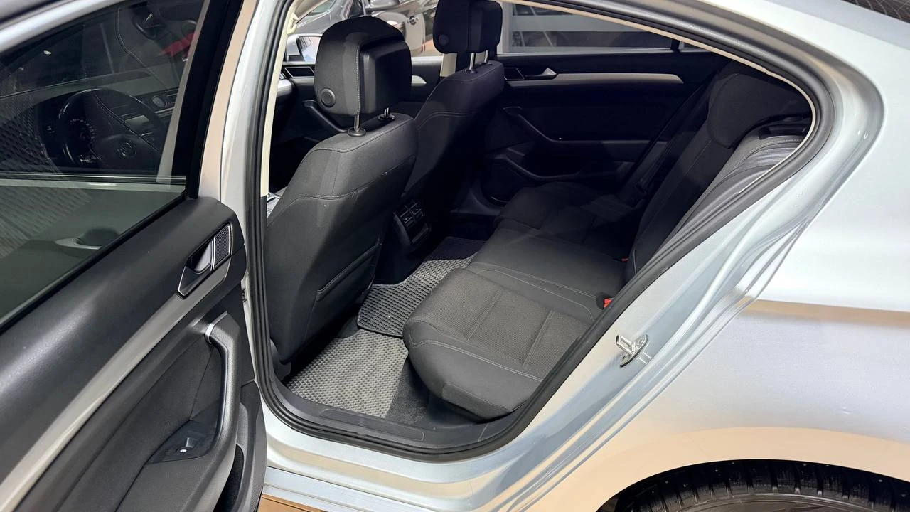 Volkswagen Passat, 2015г, передний привод, робот