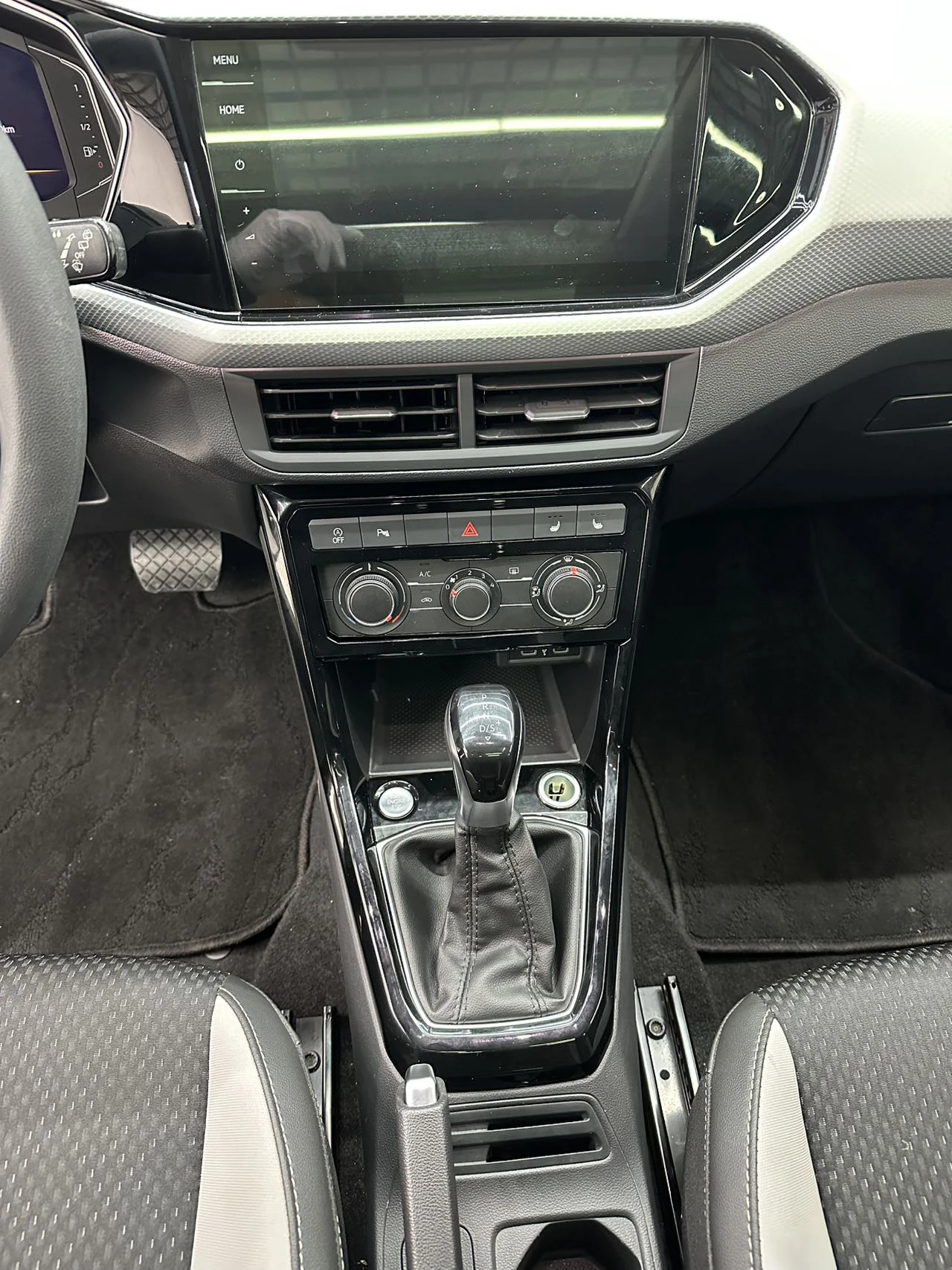 Volkswagen Tacqua, 2022г, передний привод, автомат