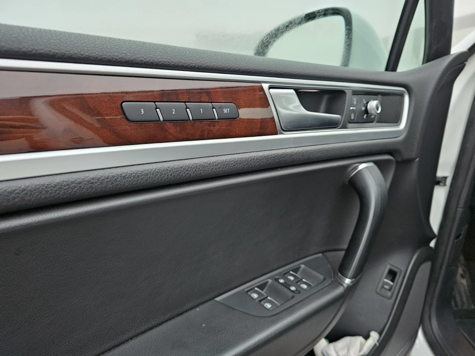 Volkswagen Touareg, 2016г, полный привод, автомат