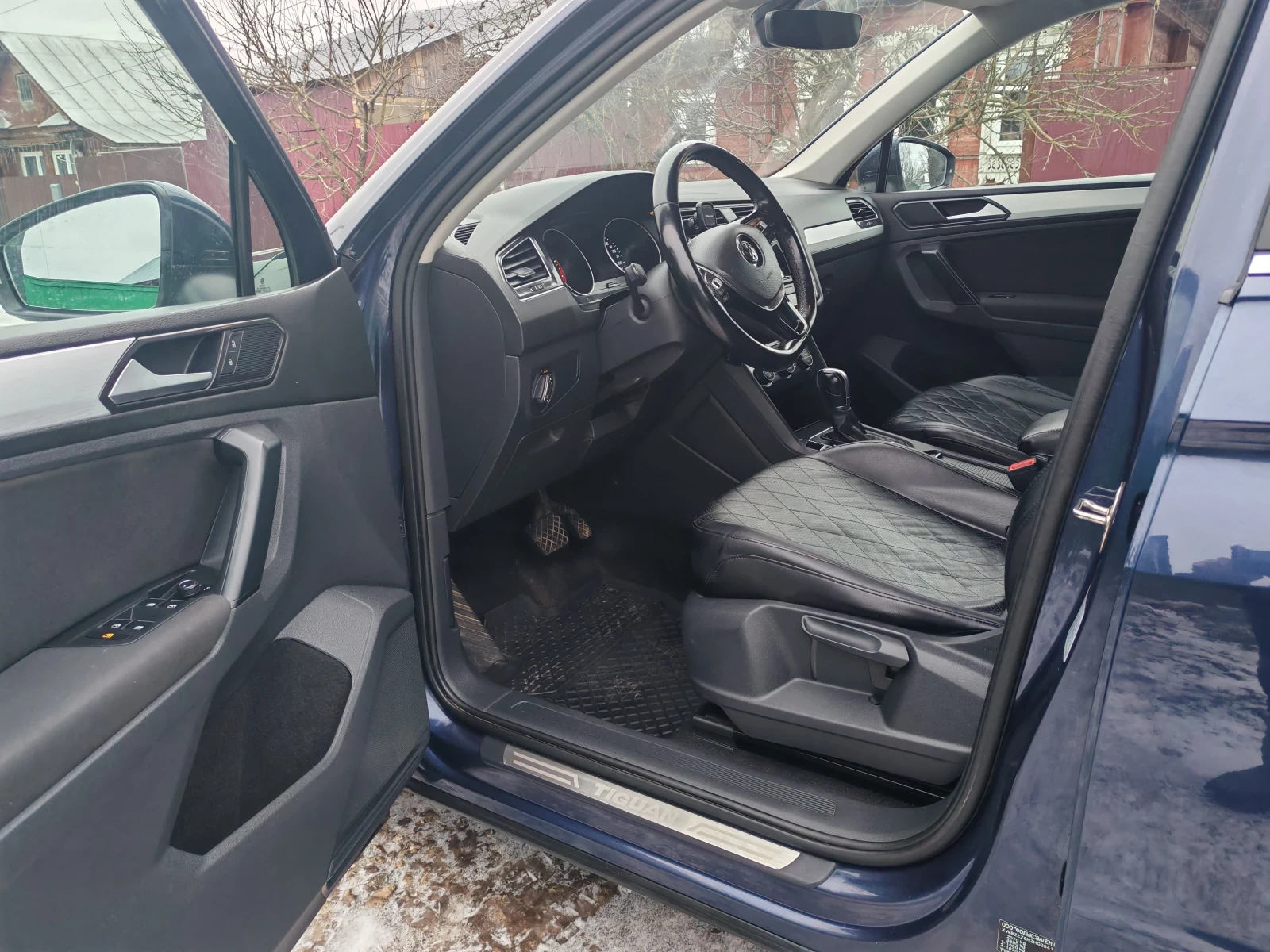 Volkswagen Tiguan, 2017г, передний привод, робот