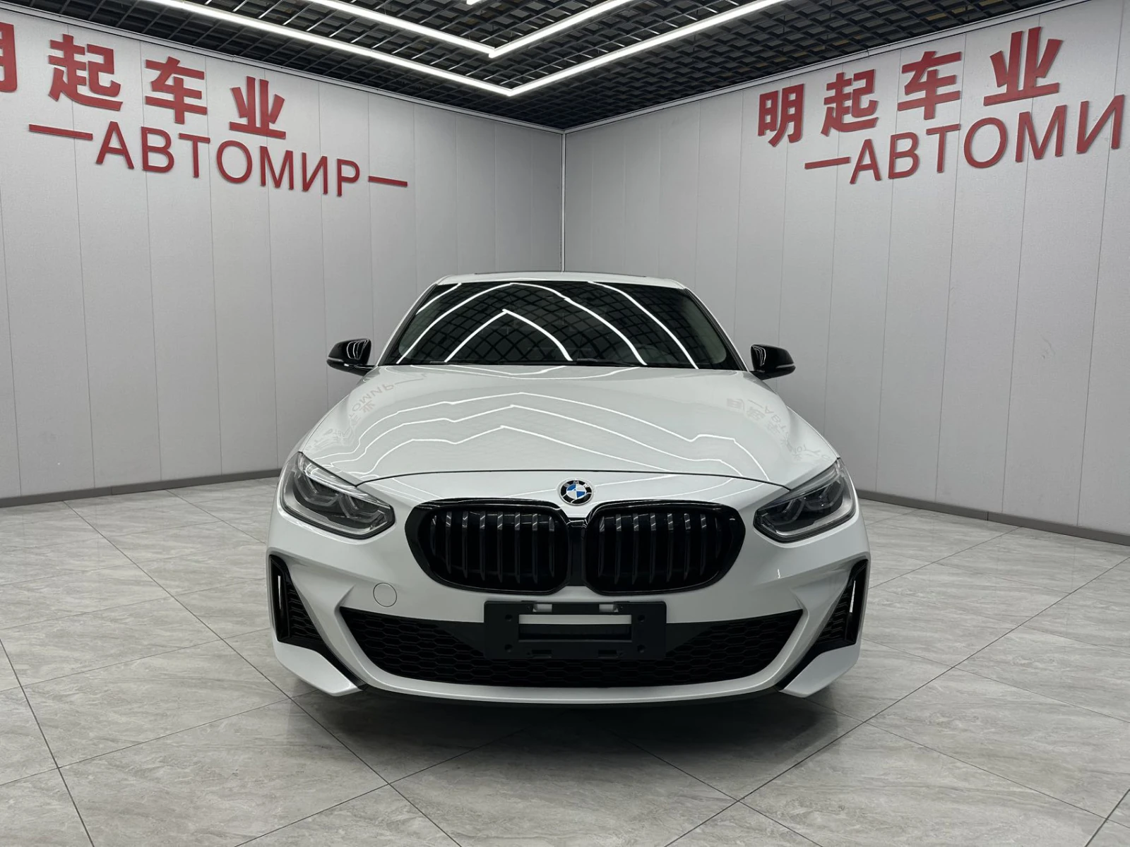 BMW 1 серии, 2021г., передний привод, робот