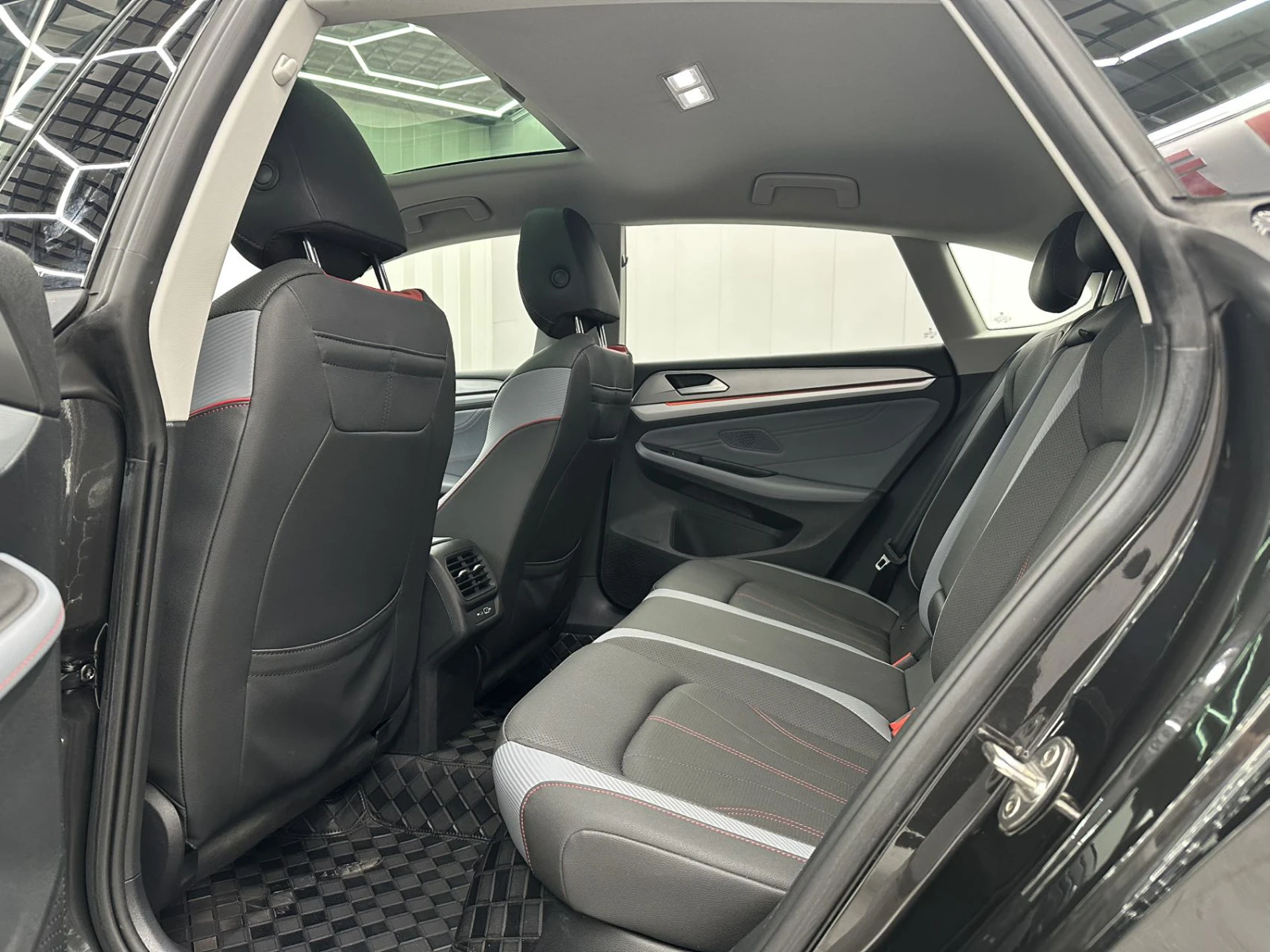 Volkswagen Lamando, 2022г, передний привод, робот