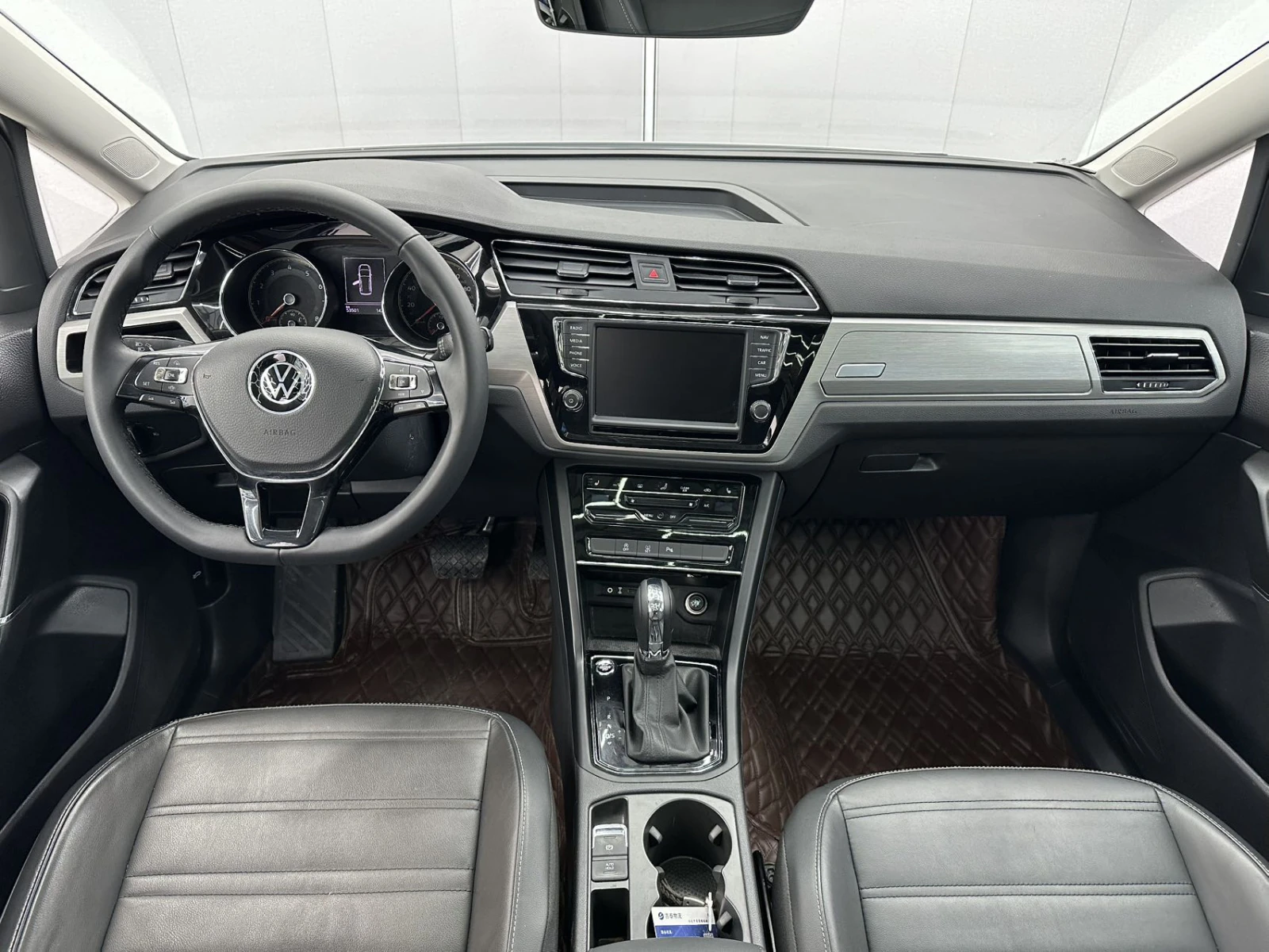 Volkswagen Touran, 2021г, передний привод, робот