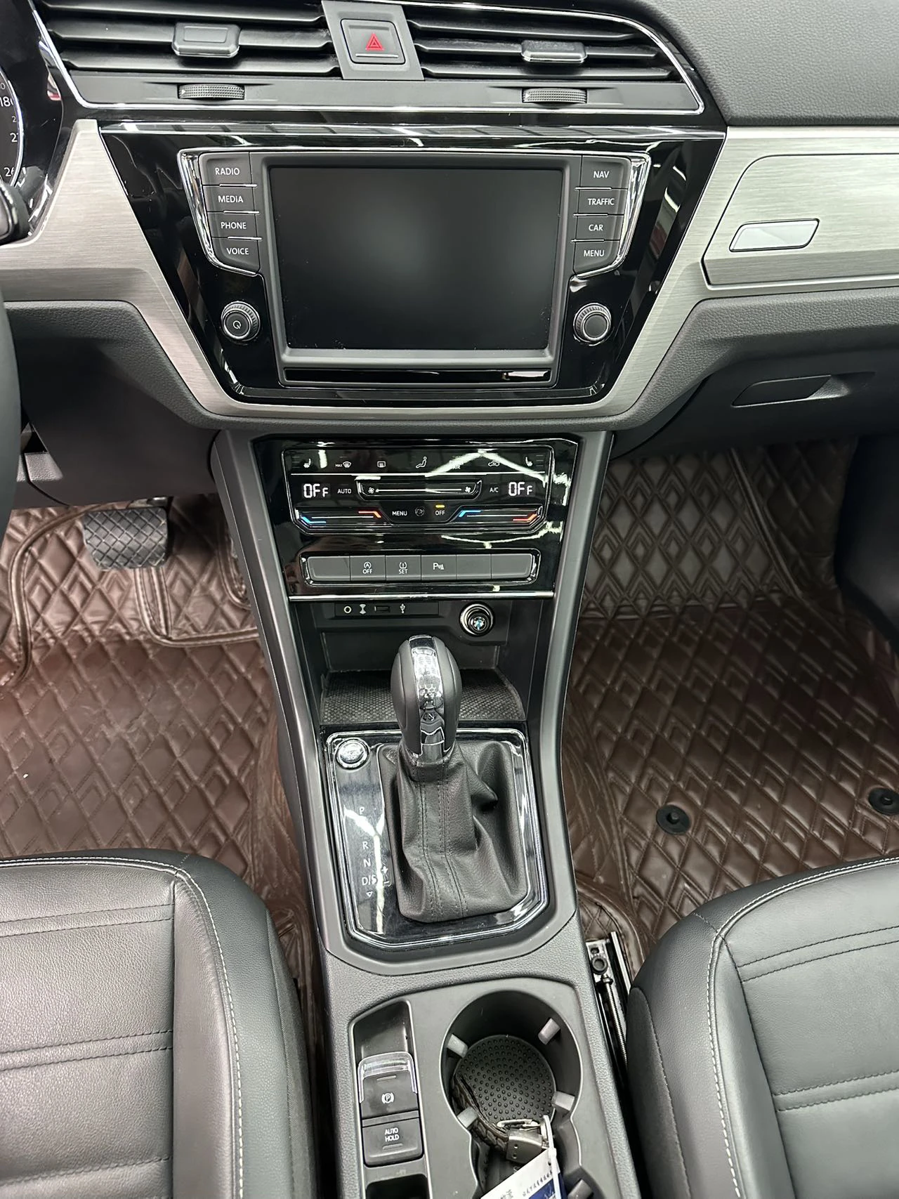 Volkswagen Touran, 2021г, передний привод, робот