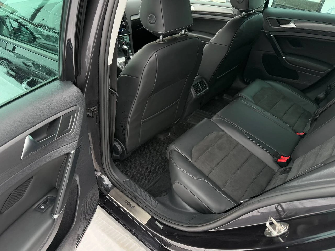 Volkswagen Golf, 2017г, передний привод, механика