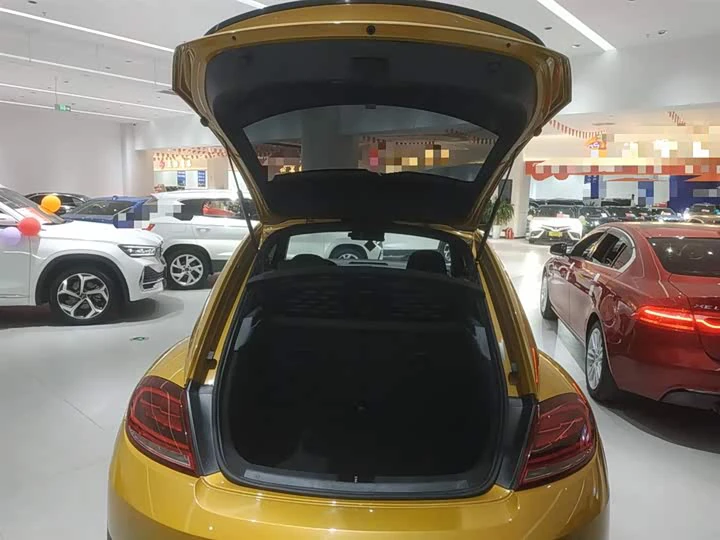 Volkswagen Beetle, 2017г, передний привод, робот