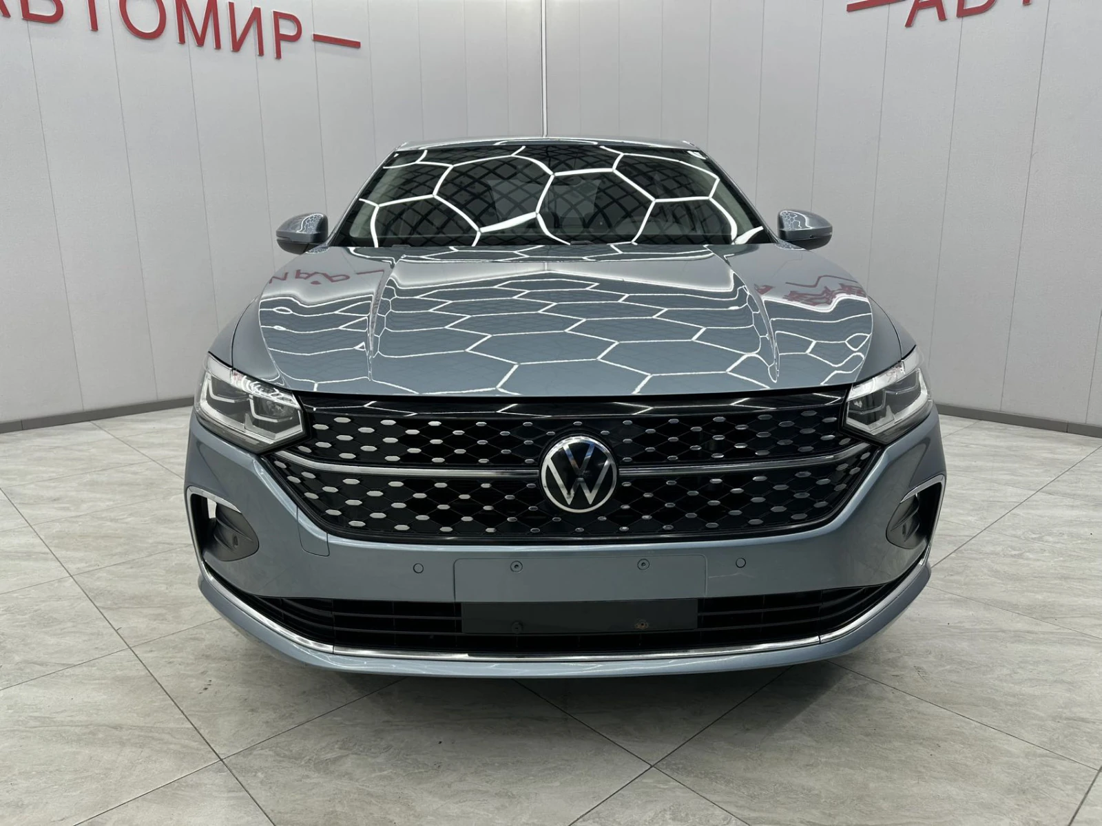 Volkswagen Lavida, 2022г., передний привод, робот